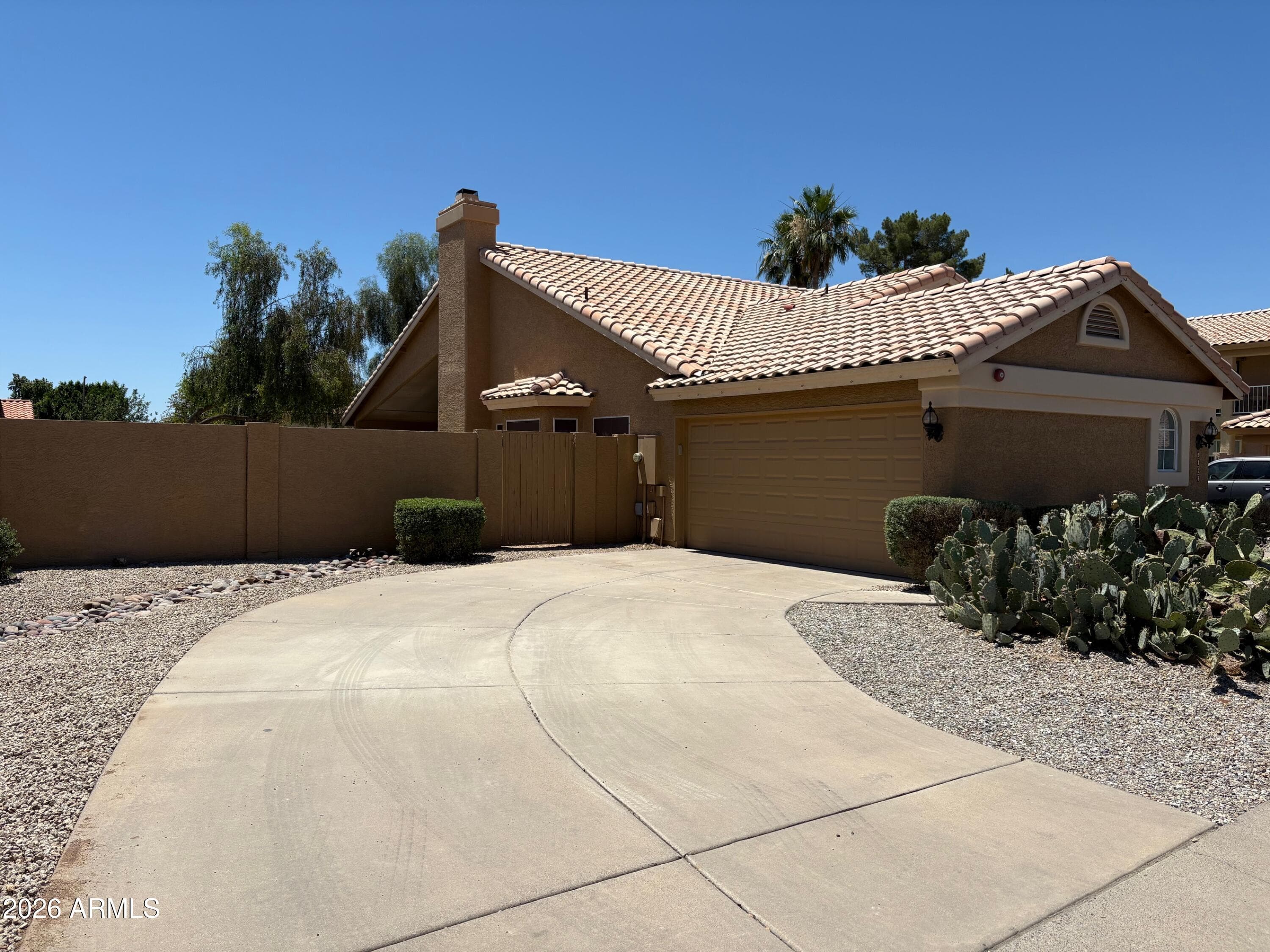 9329 E Corrine Dr — photo 2