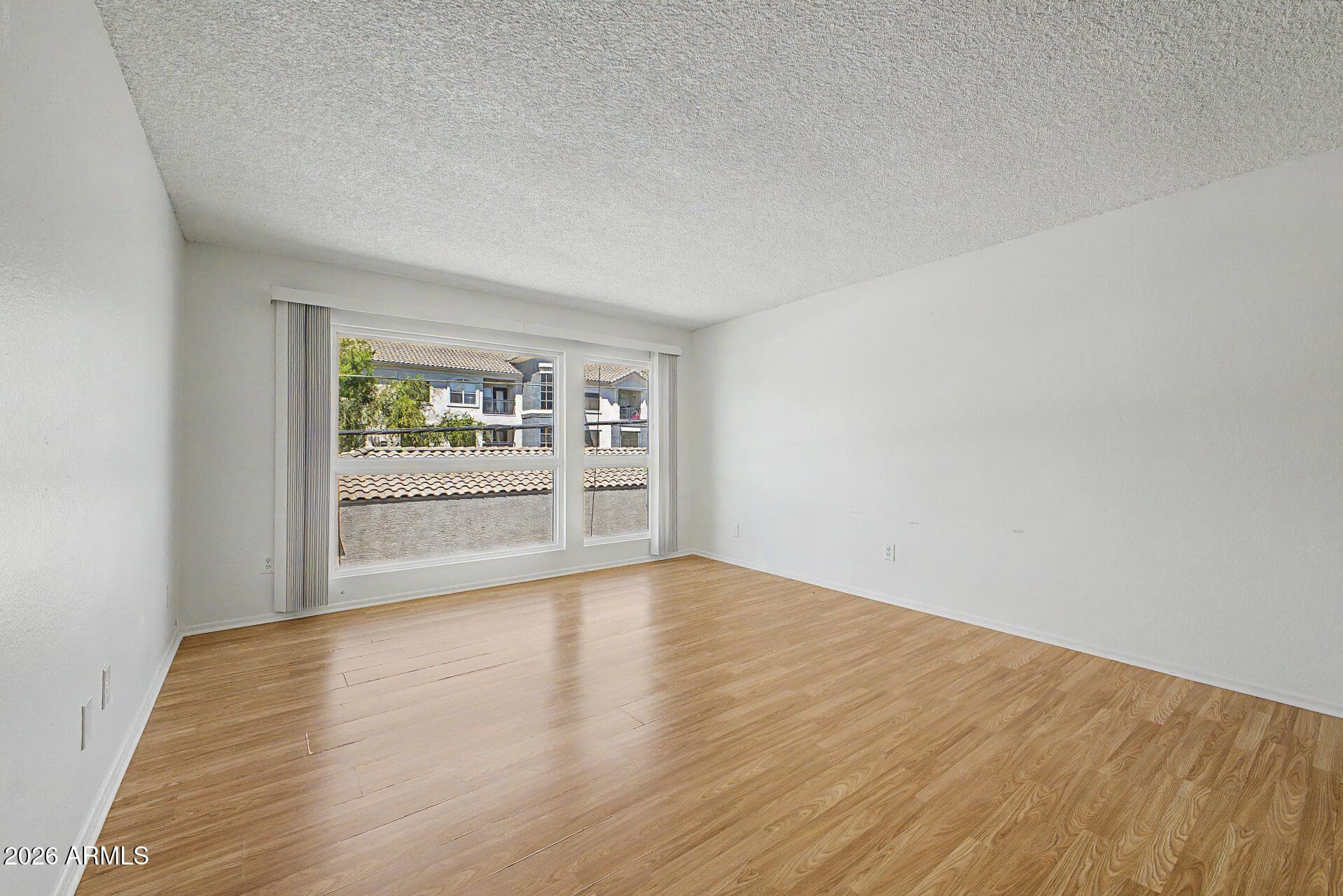 1701 W TUCKEY LN - Photo 3