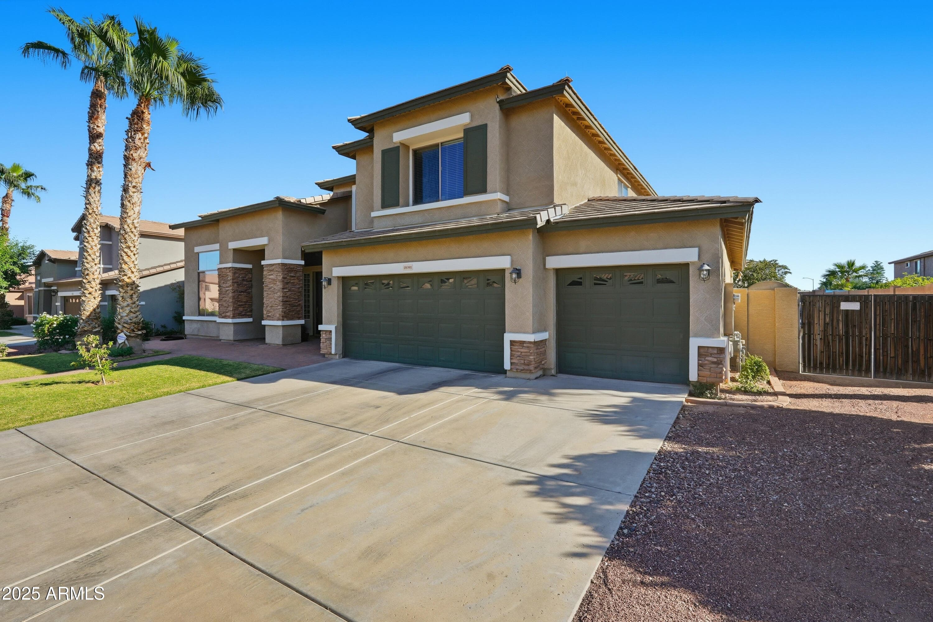 18391 W Port Royale Ln — photo 2
