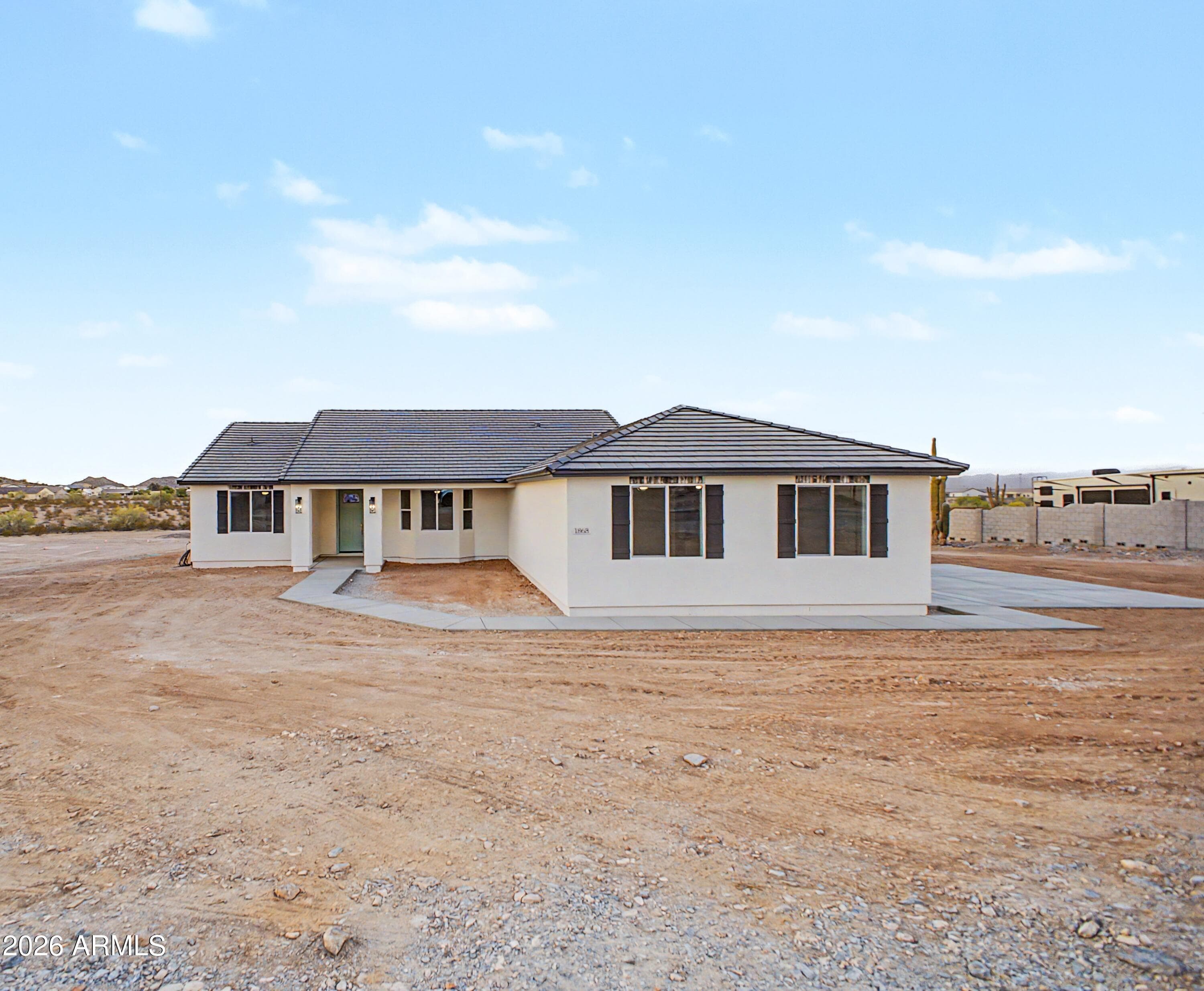 1868 W Brooke Ln — photo 1