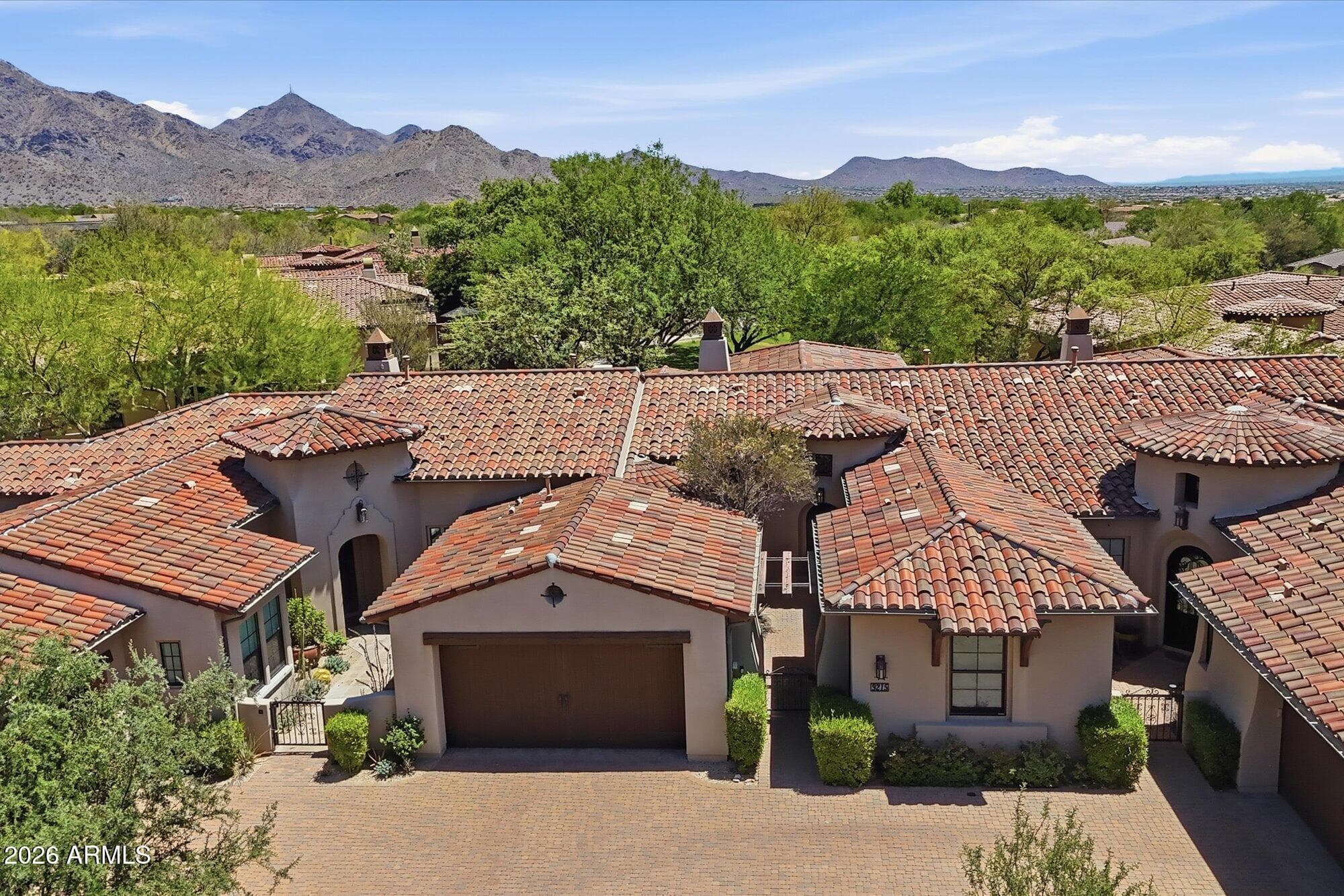 9215 E HOVERLAND RD - Photo 1