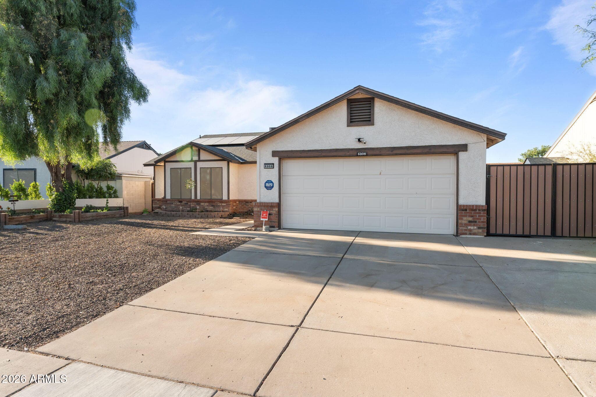 6908 W Sierra Vista Dr — photo 2