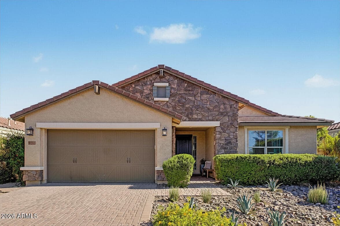 9559 E THEIA DR - Photo 1