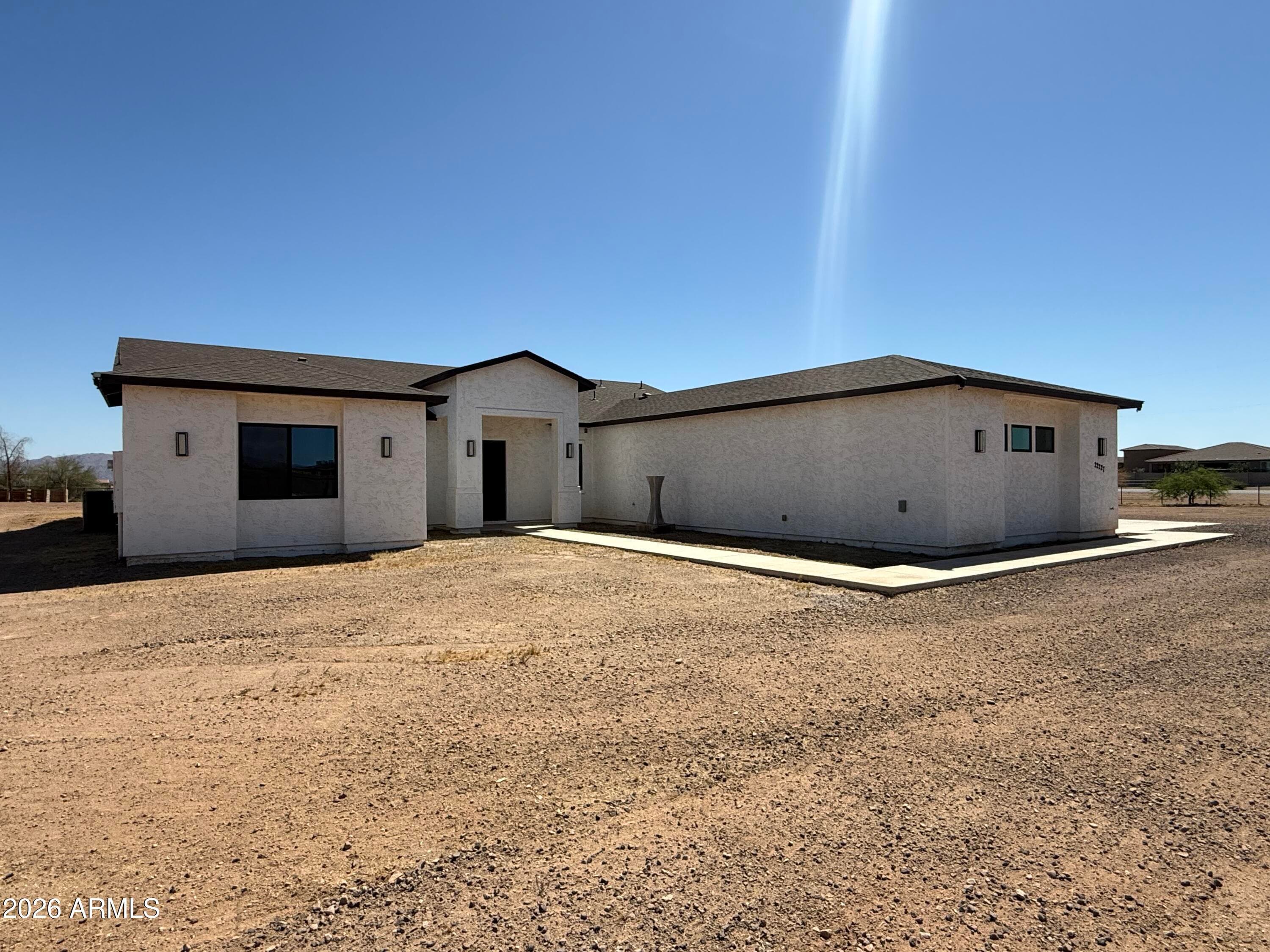22227 W Dixileta Dr — photo 1