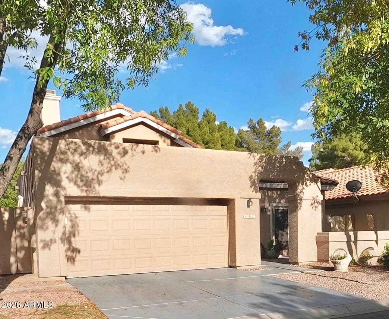 8863 S GRANDVIEW DR - Photo 1