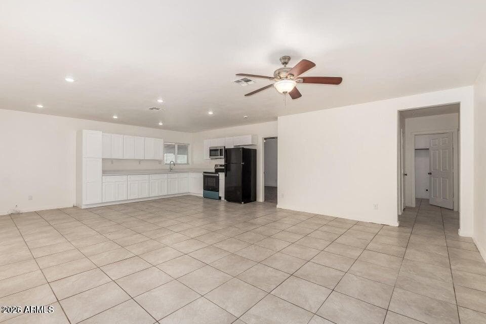 2828 E CHIPMAN RD - See more photos