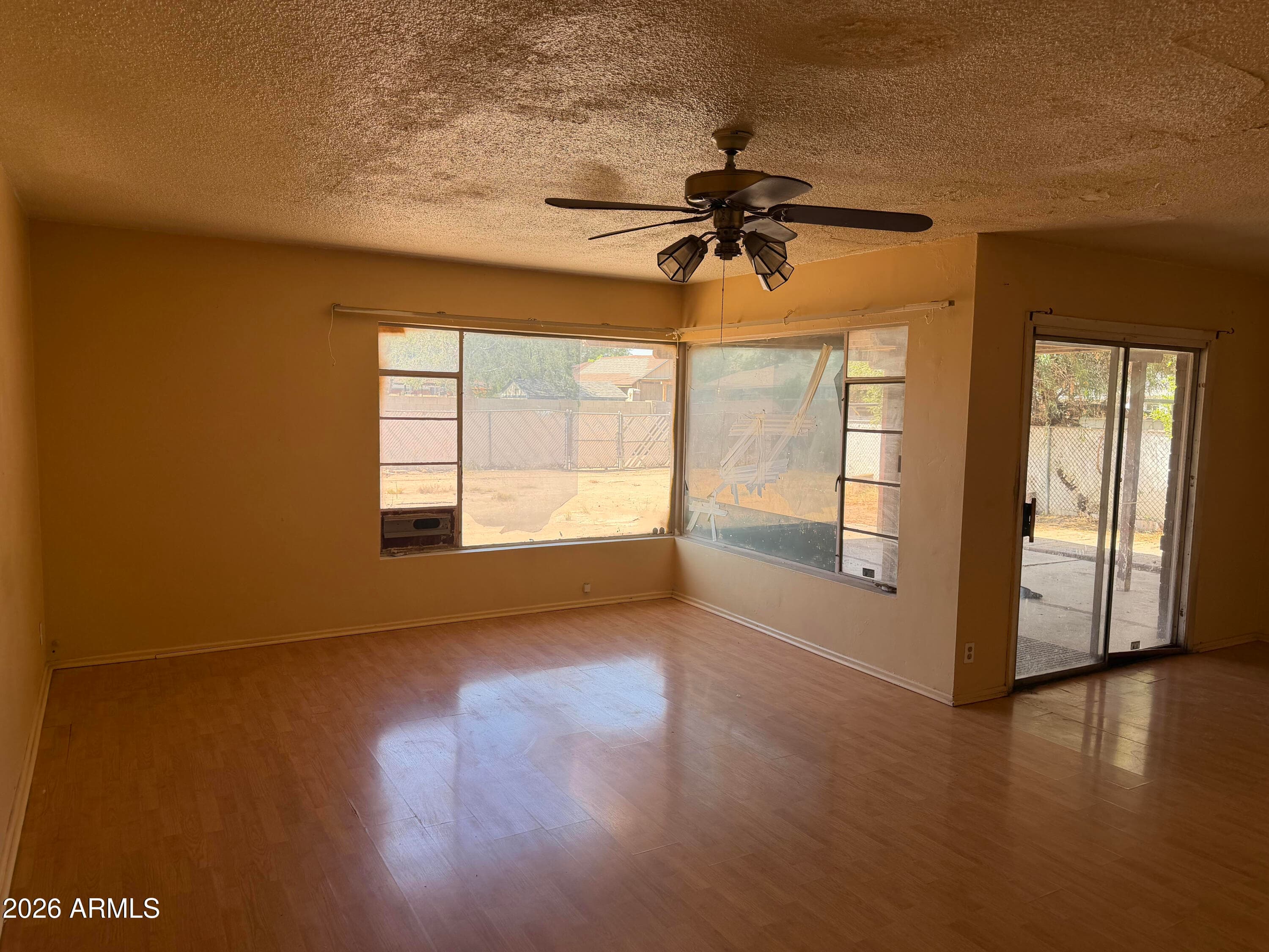 2053 W HAZELWOOD ST - Photo 4
