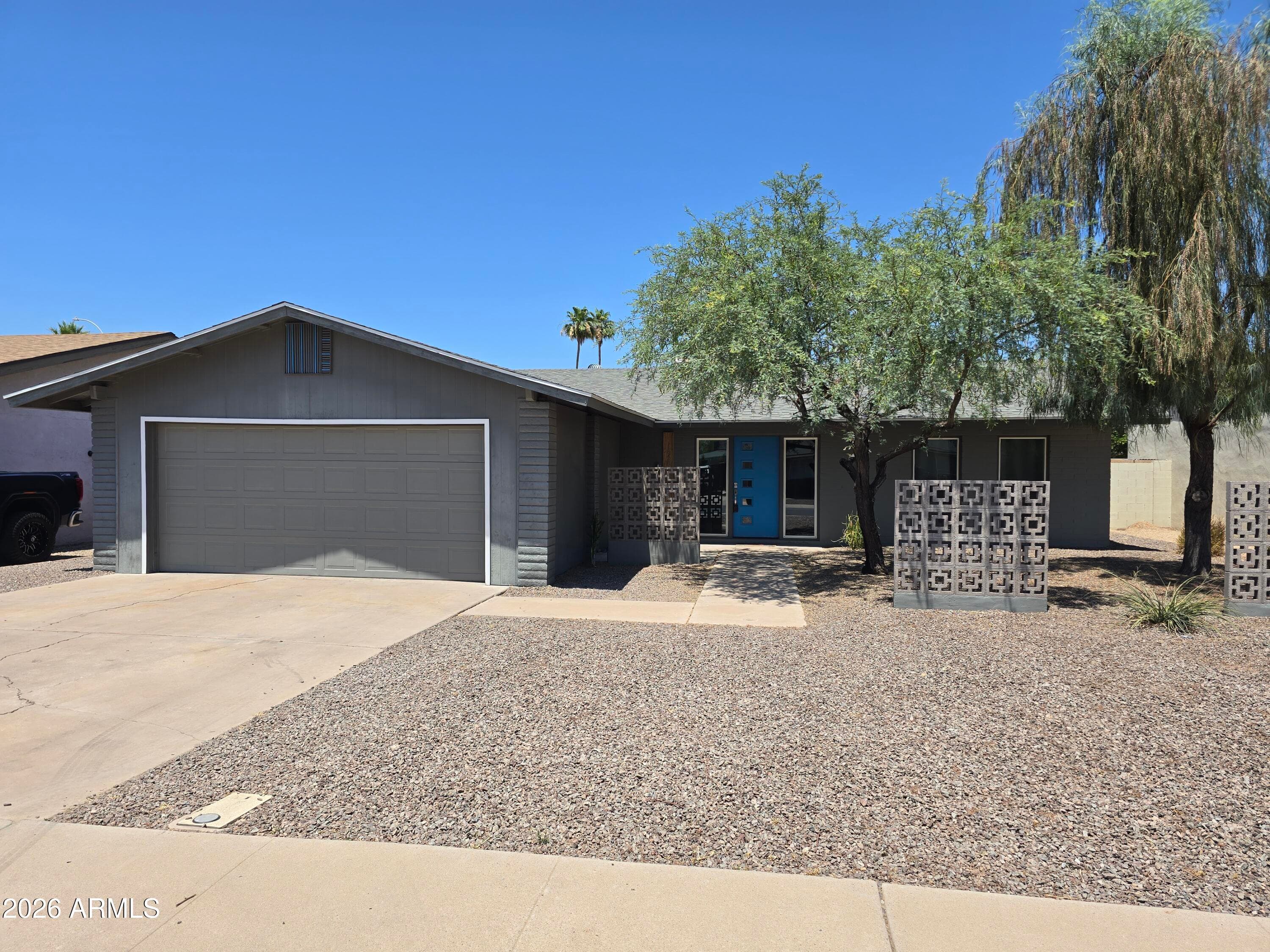 1284 W TULSA ST - Photo 1