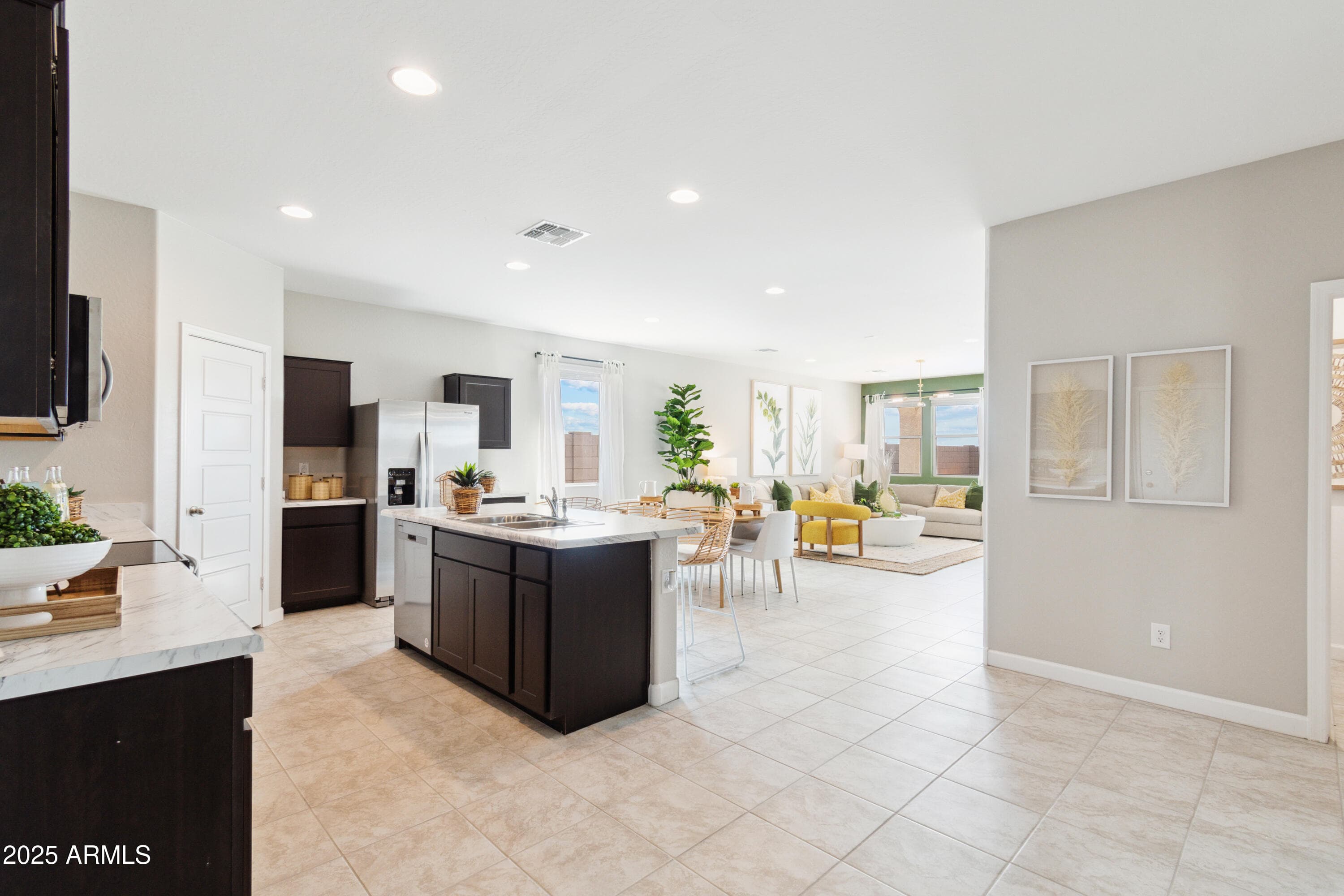 1431 S VISTA AVE - Photo 5