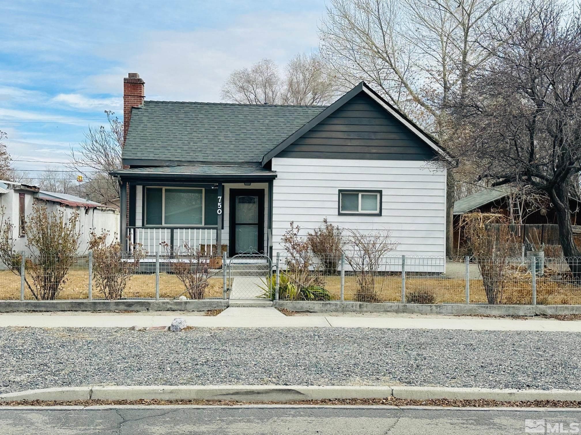 750 GRINNEL AVE - Photo 1