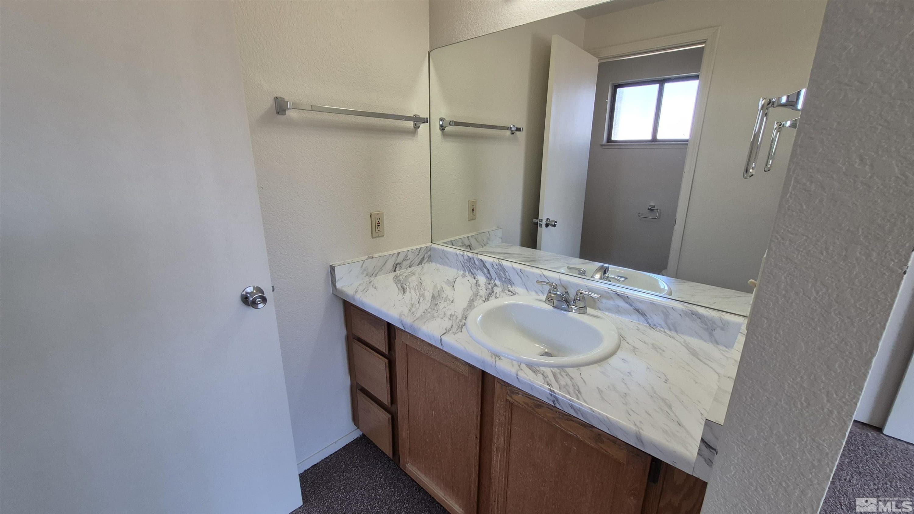 784 Hornet Dr — photo 9