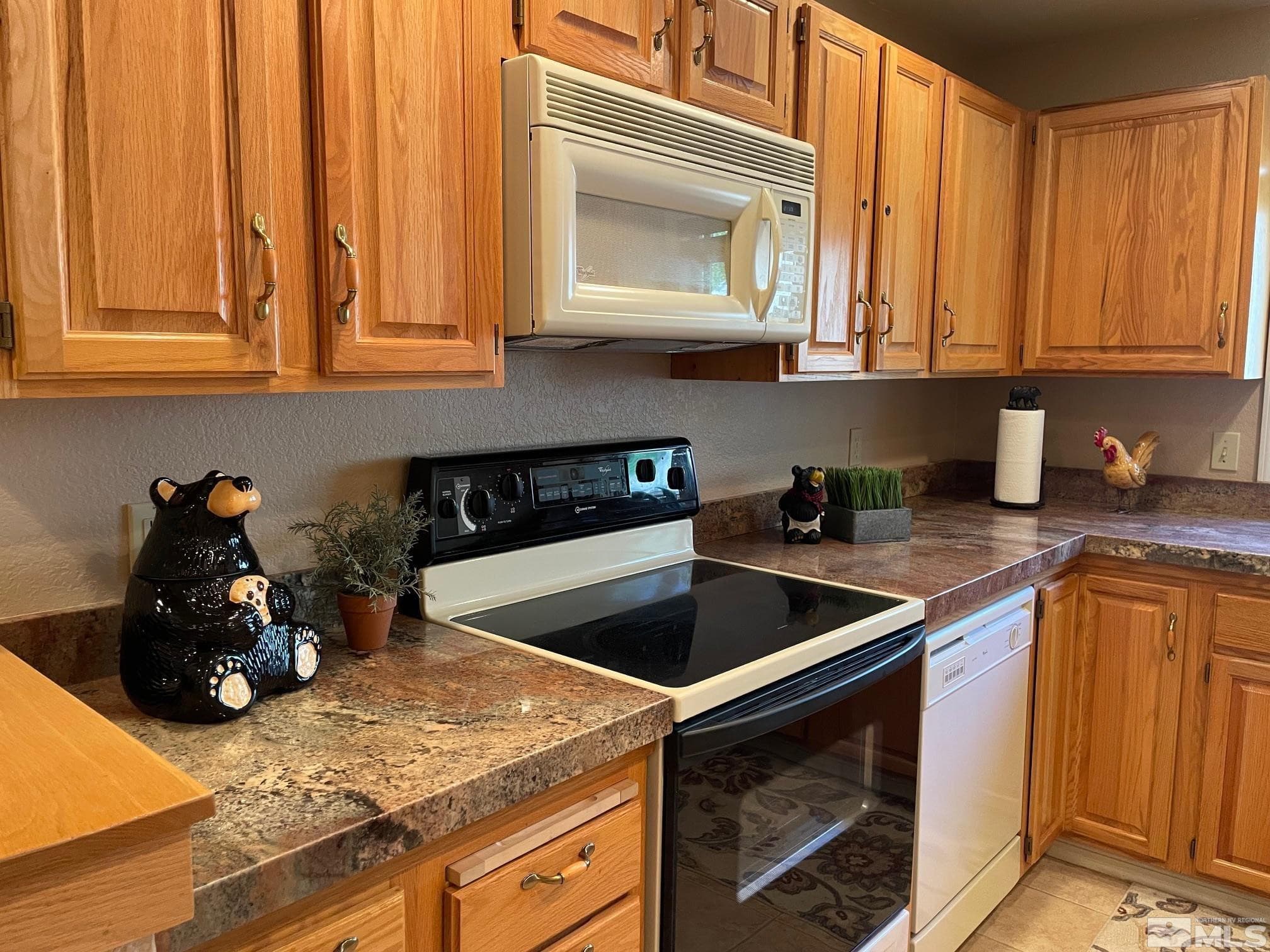 939 INCLINE WAY - See more photos