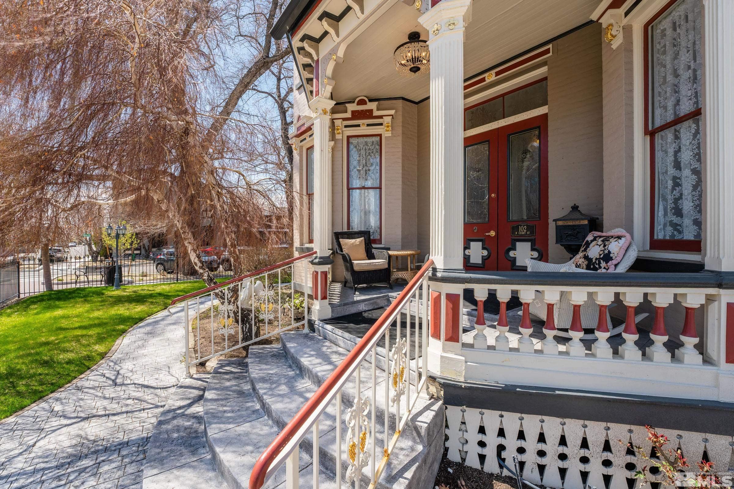 102 N CURRY ST - Photo 3