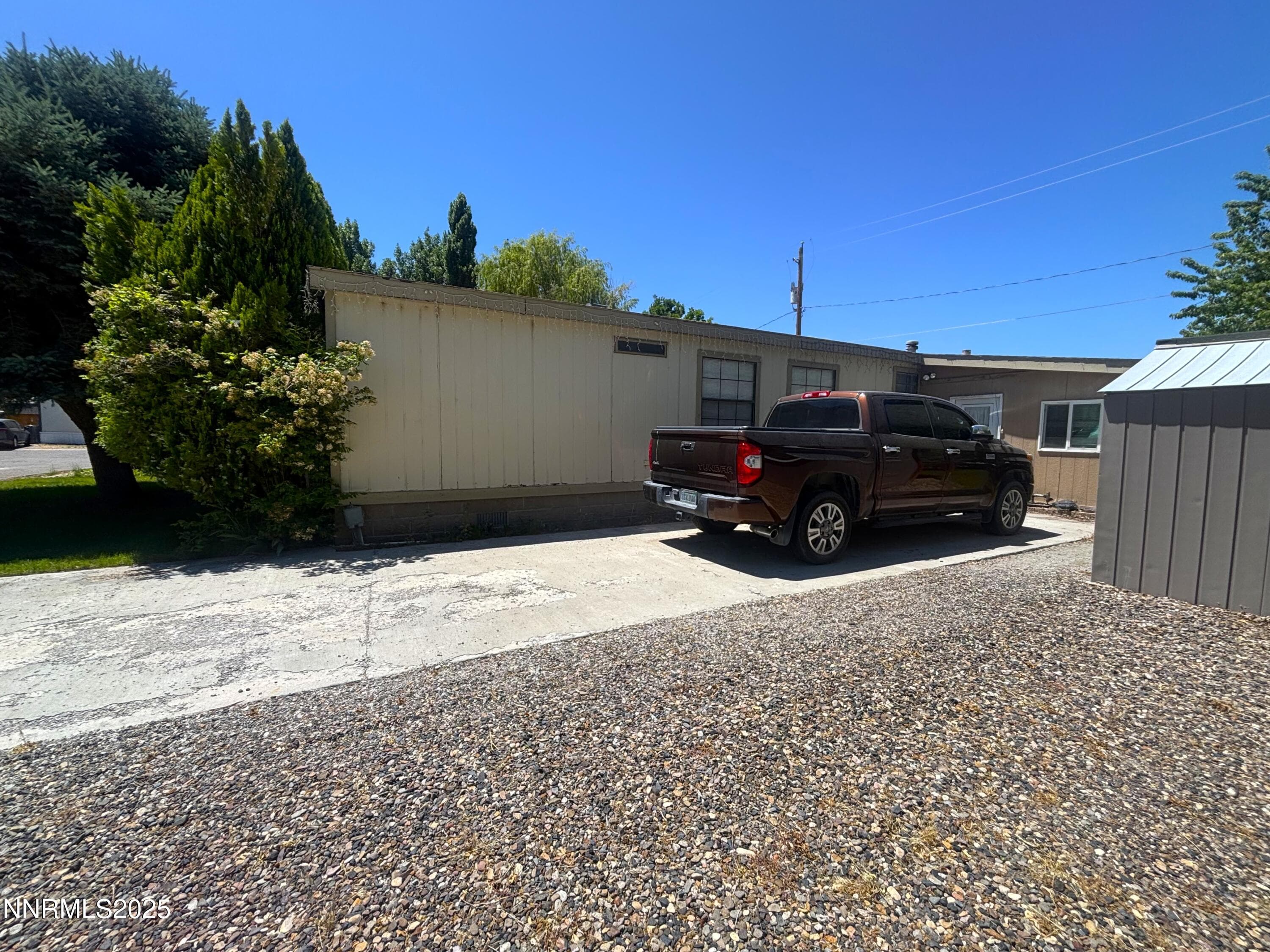 218 & 220 MIDDLEGATE DR - Photo 4