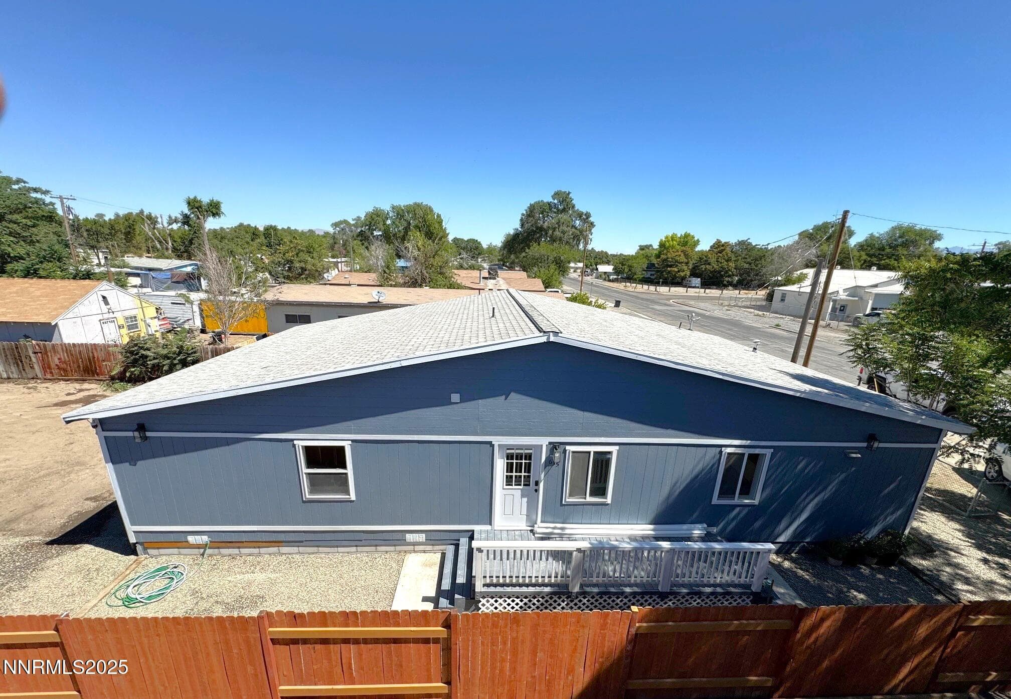 635 Grinnel Ave — photo 2