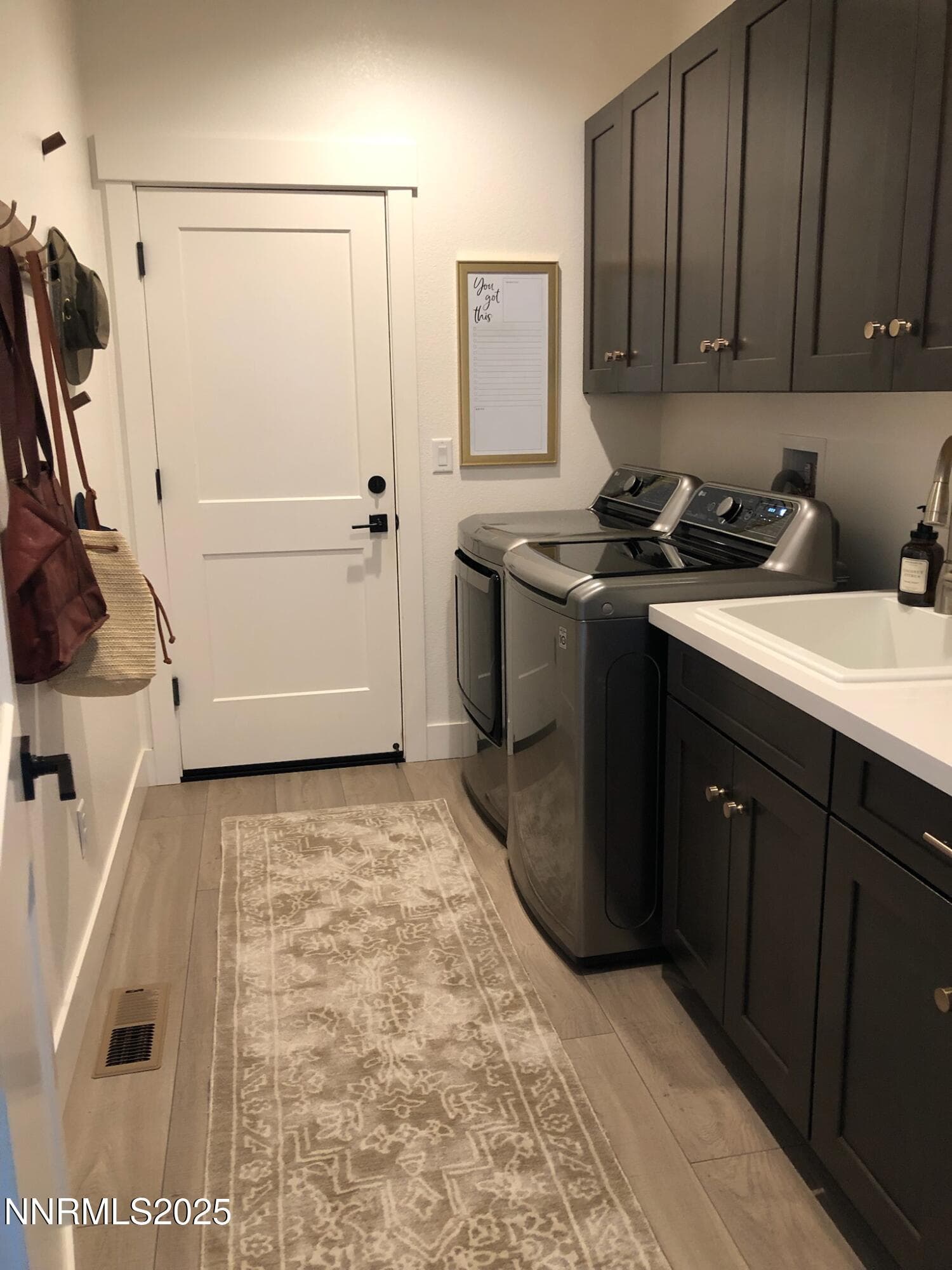 660 MUSTANG LN - Photo 10