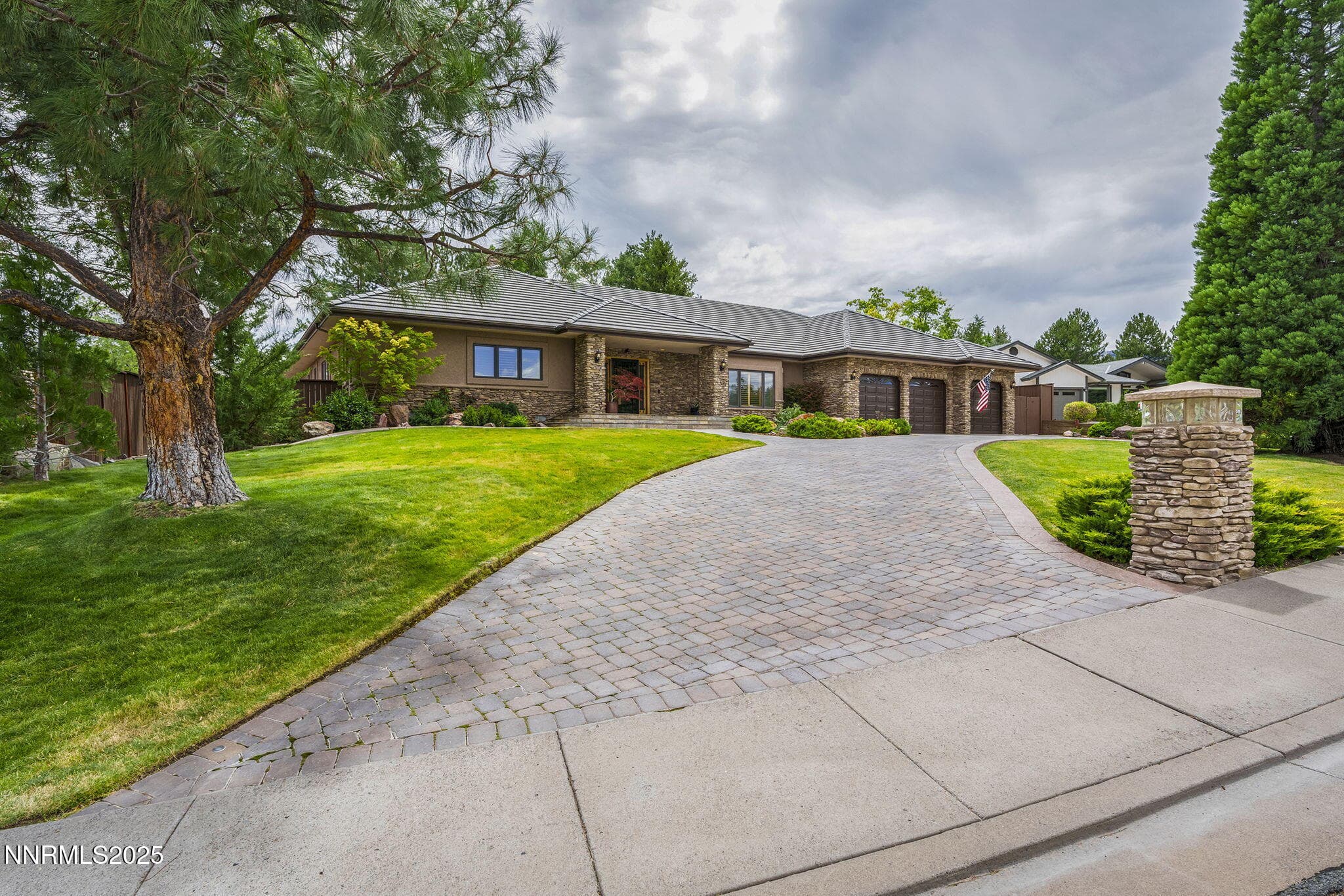 2270 Applewood Ct — photo 1