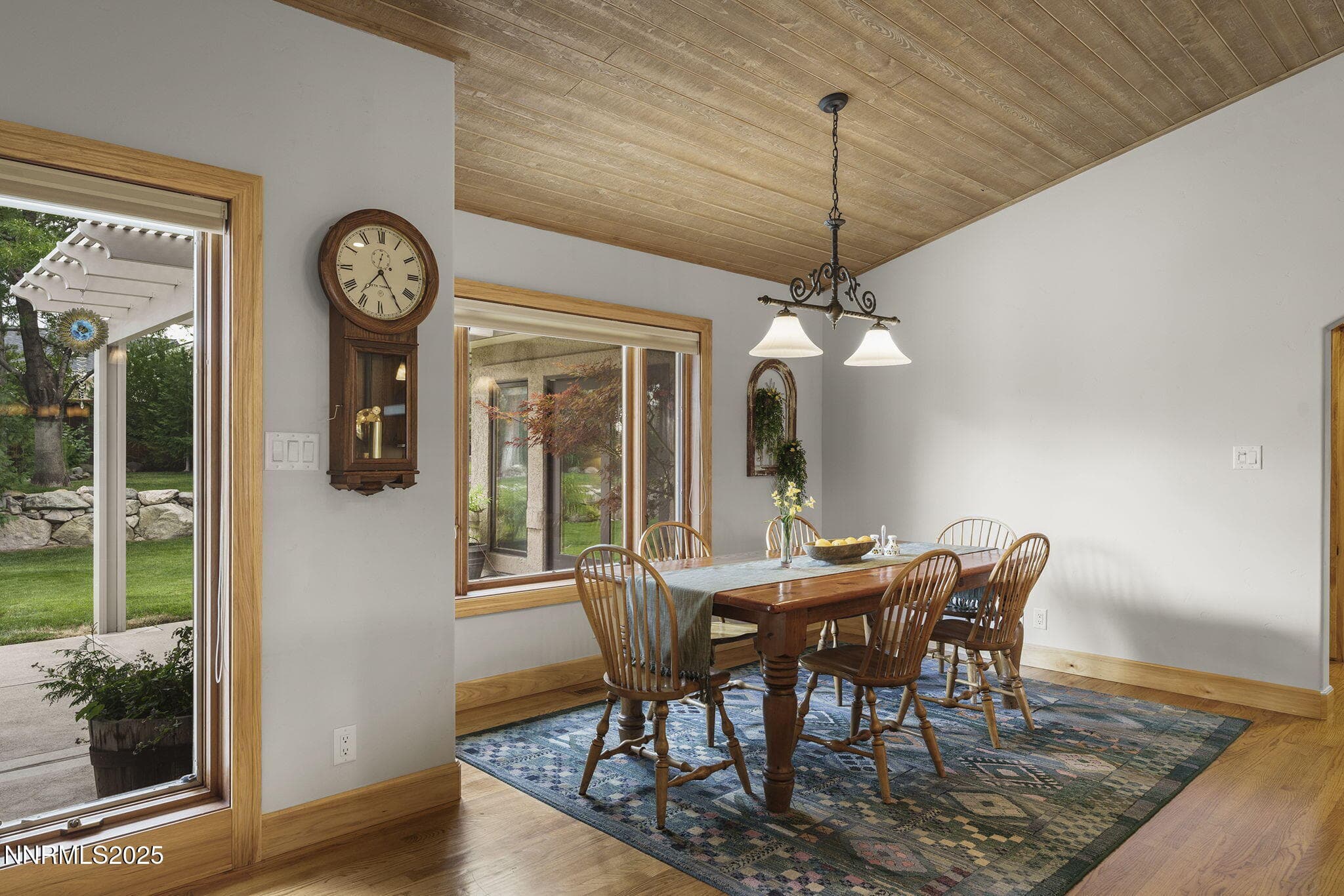 2270 Applewood Ct — photo 10