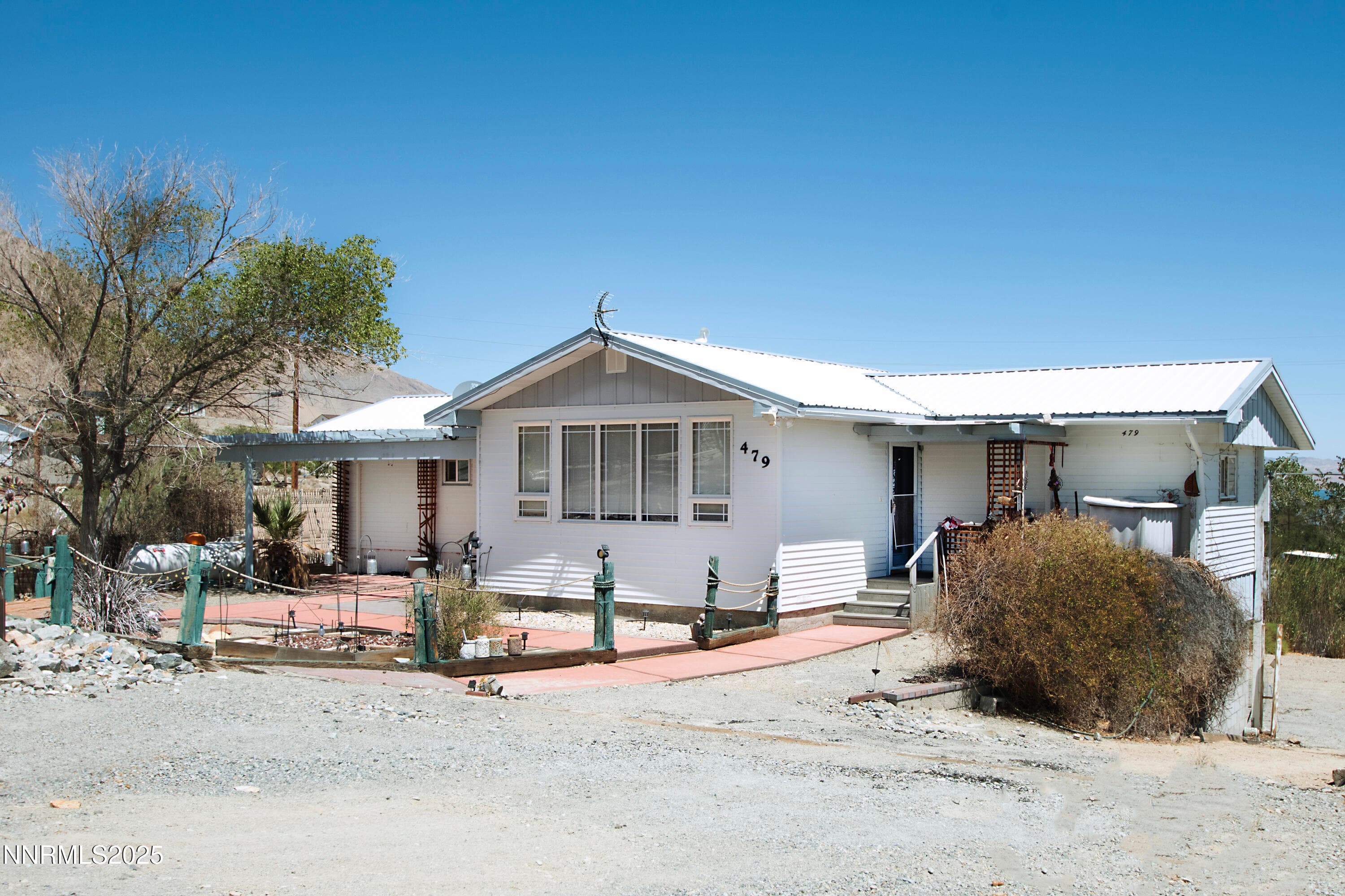 479 WALKER DR - Photo 1