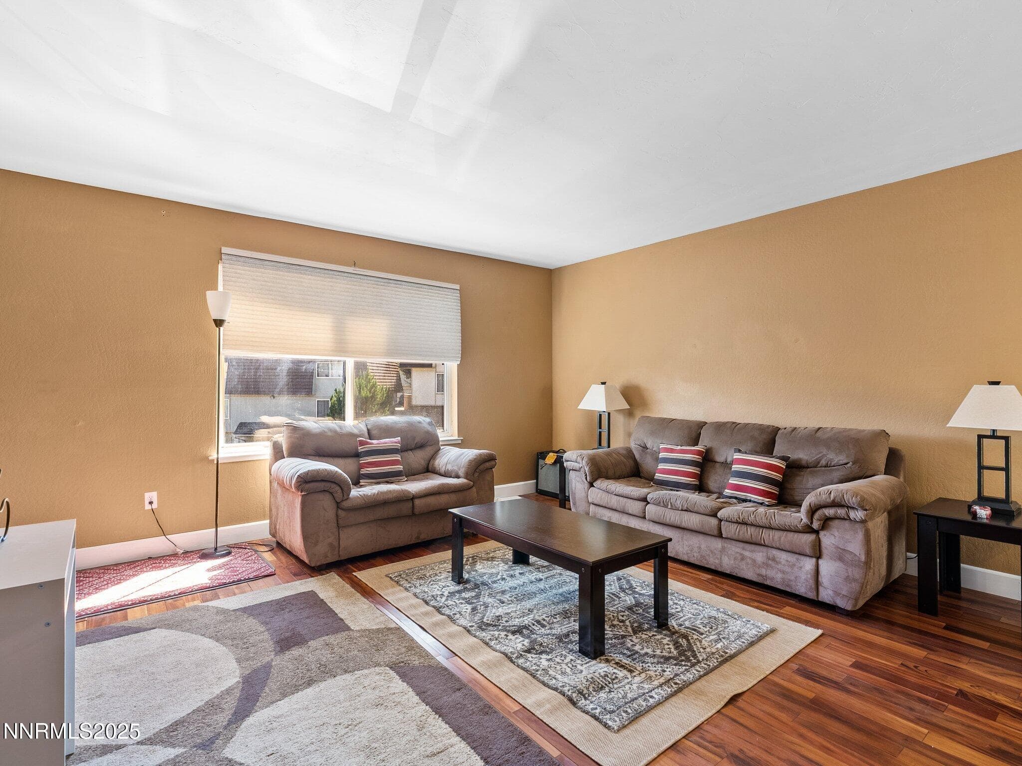 230 BISSET CT - Photo 4