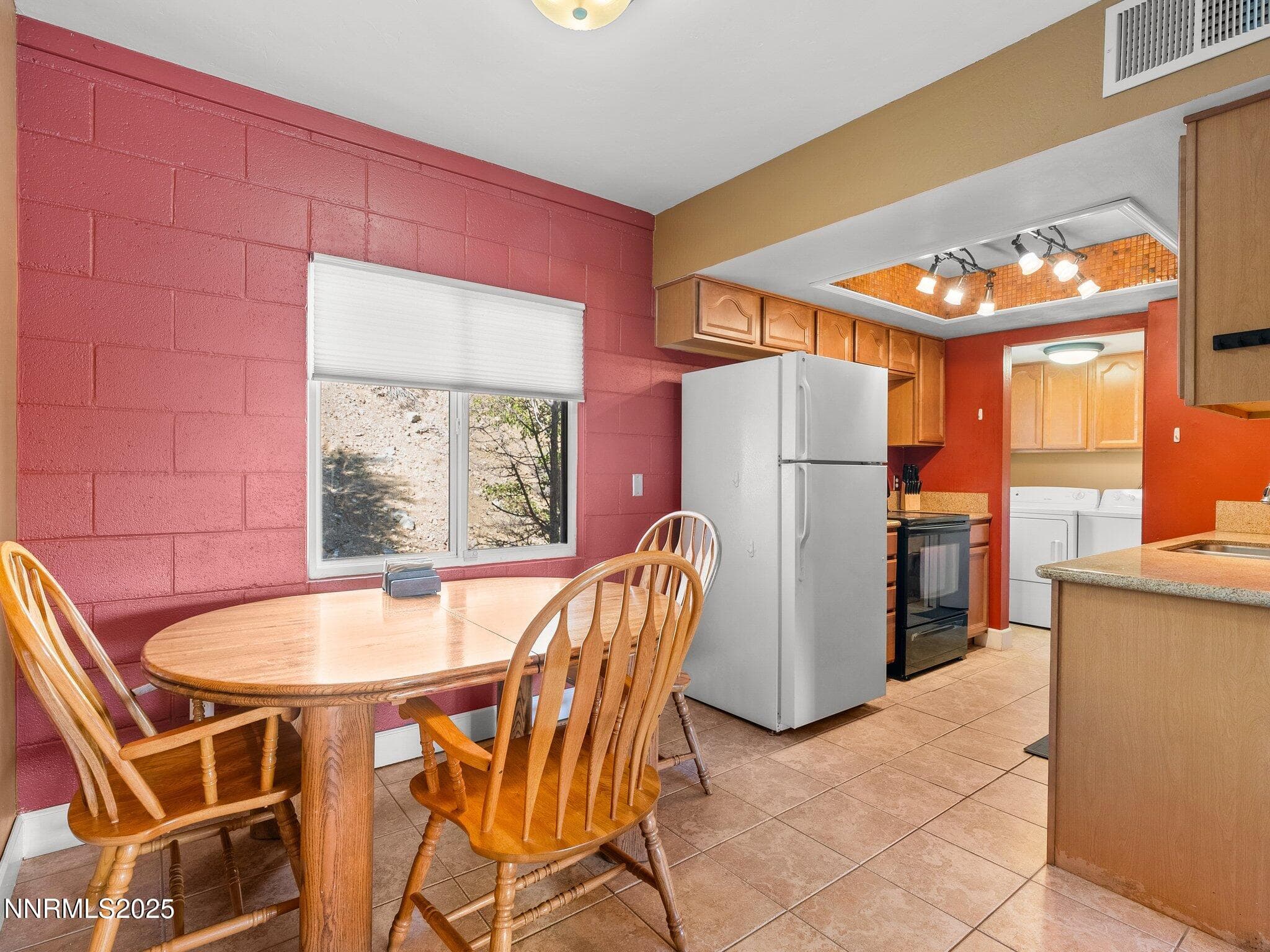 230 BISSET CT - See more photos