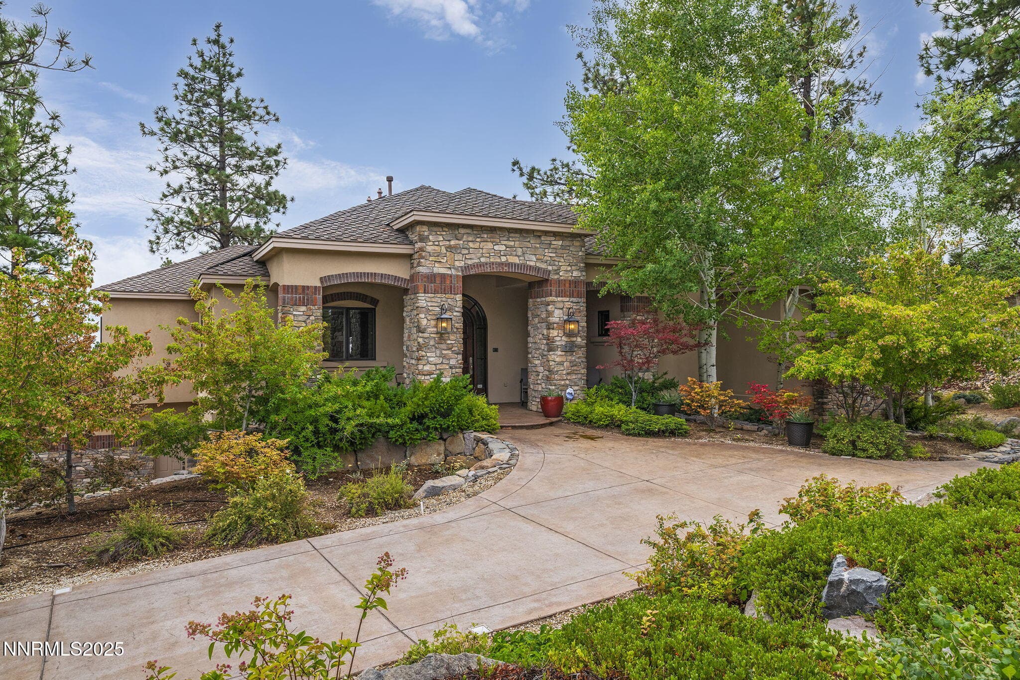 370 TIMBERLAKE CT - Photo 1