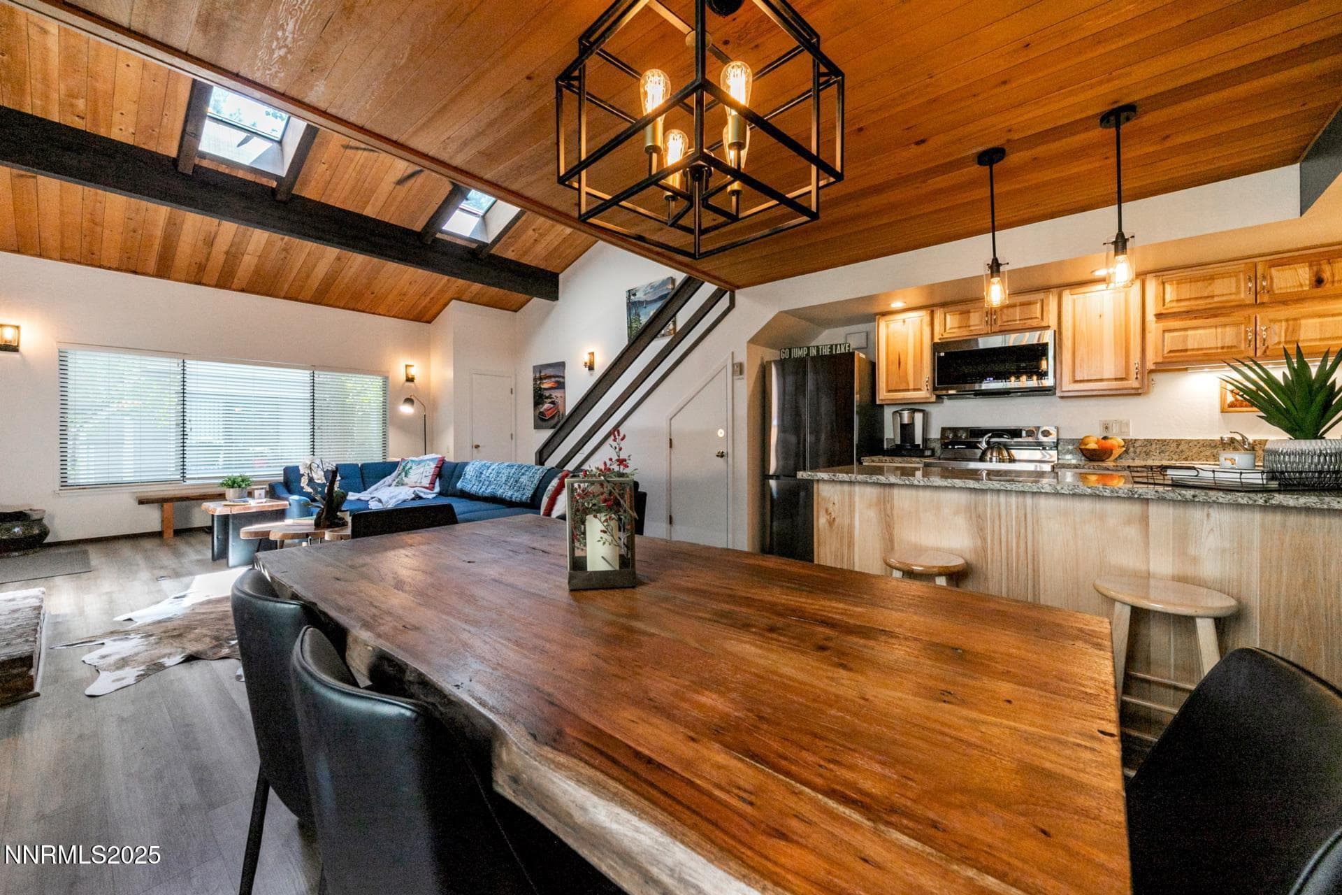 121 JUANITA DR - See more photos