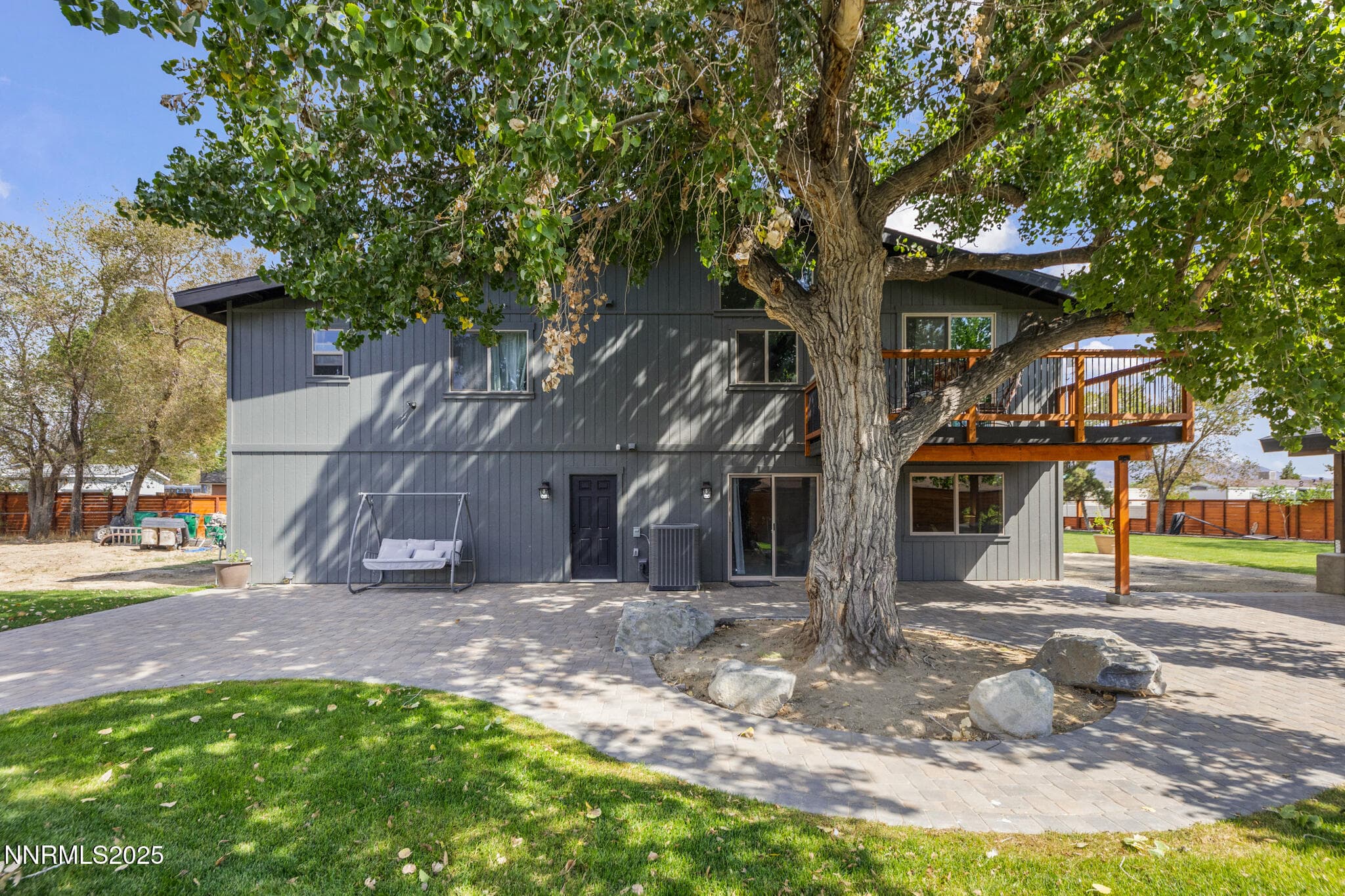 2048 Poole Way — photo 2
