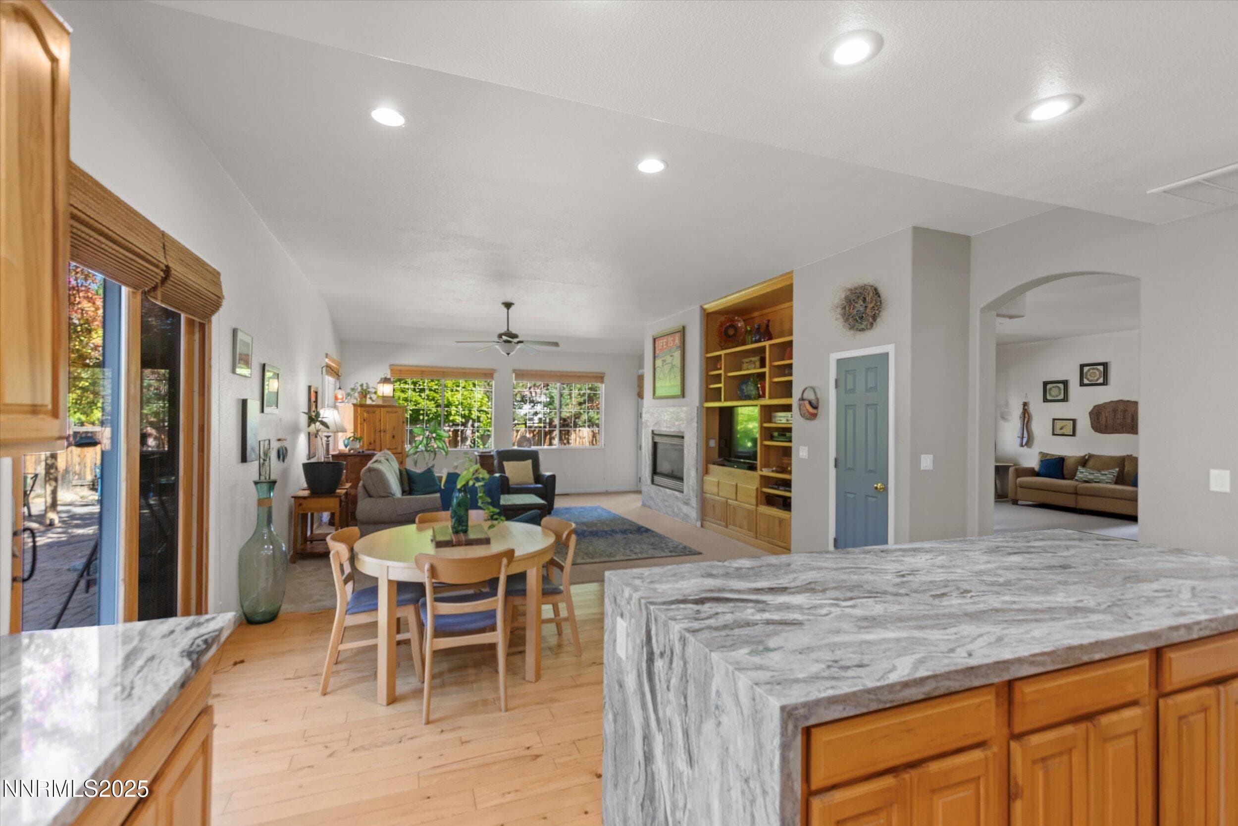 6831 ISLAND QUEEN CT - Photo 5