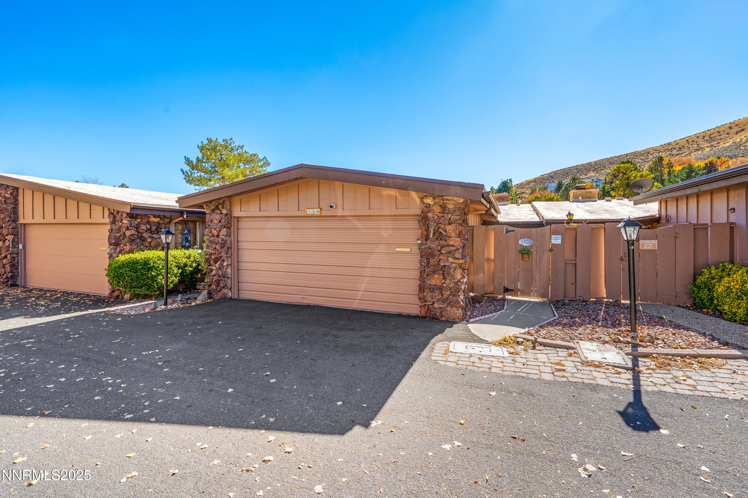 148 Lake Glen Dr — photo 1