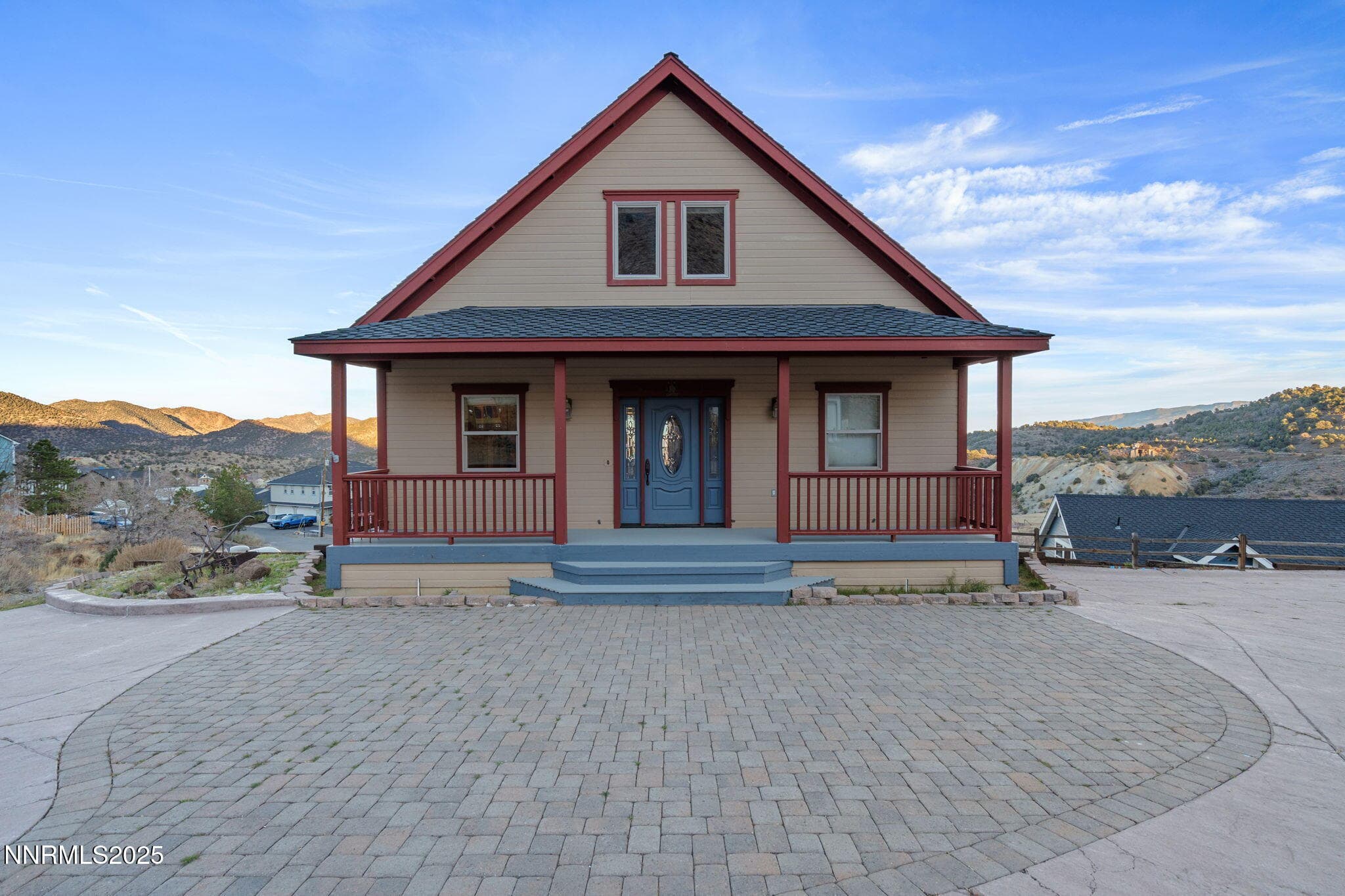 395 S D St — photo 1