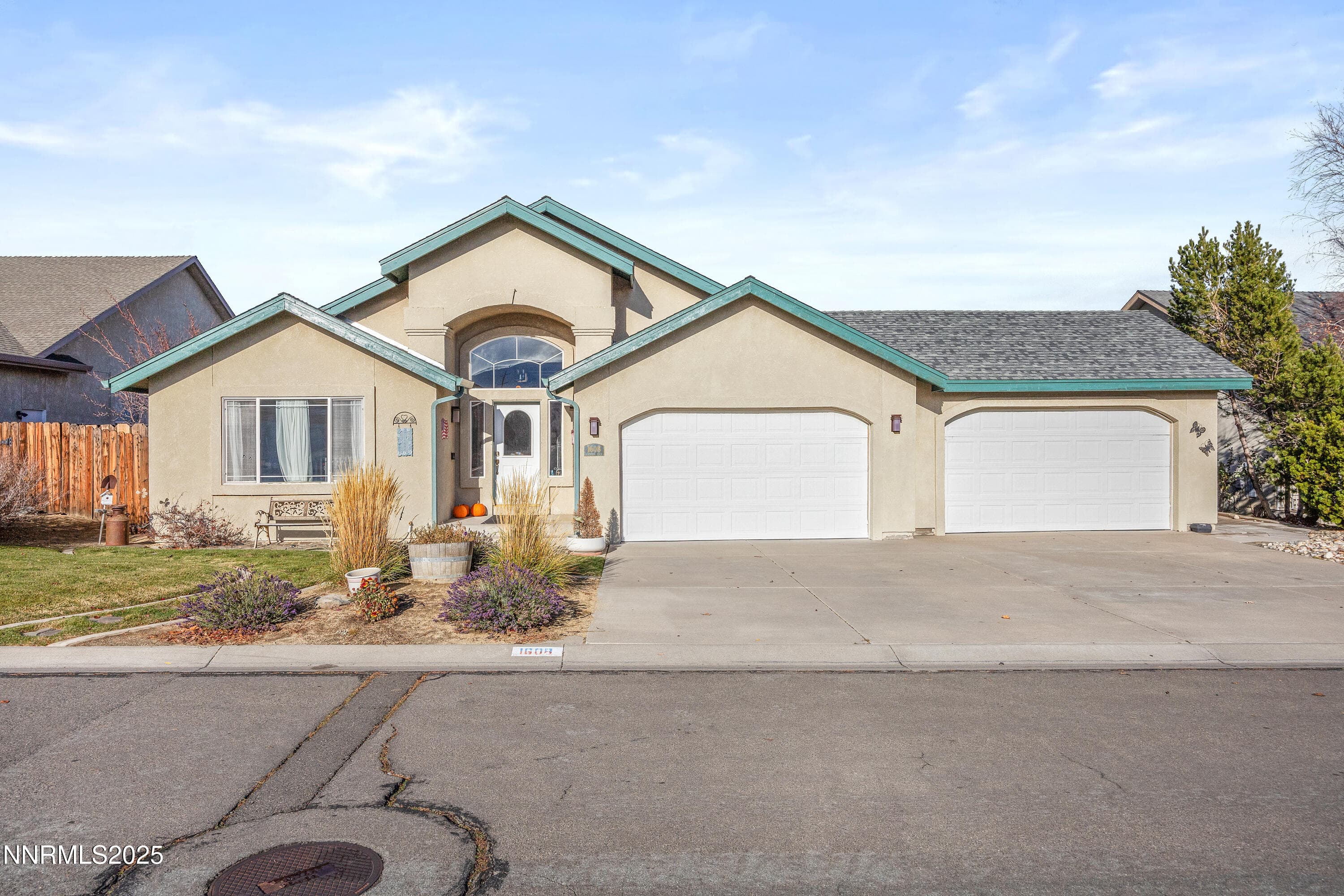 1608 Evergreen Dr — photo 1