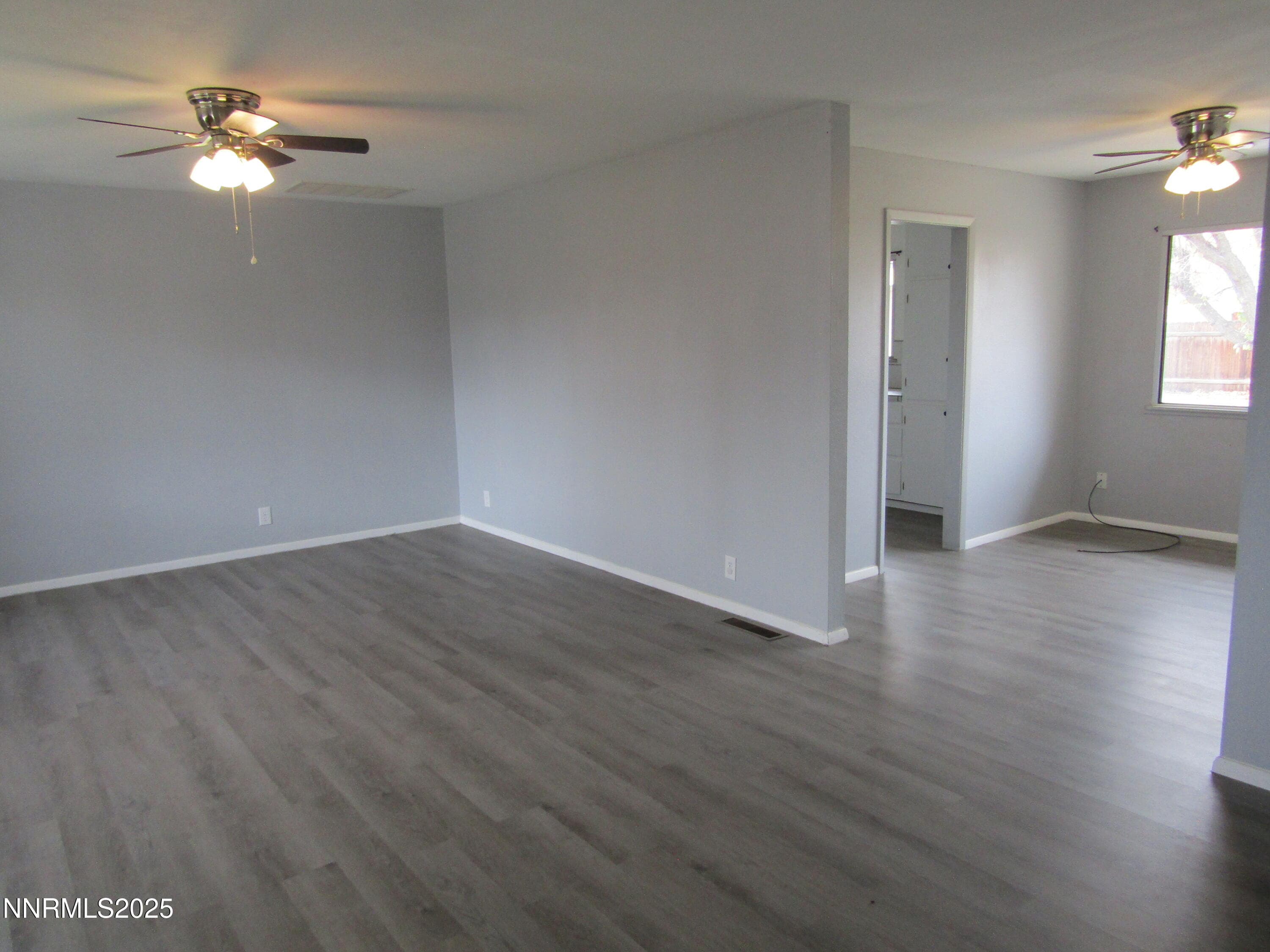 111 S WHITACRE ST - Photo 3