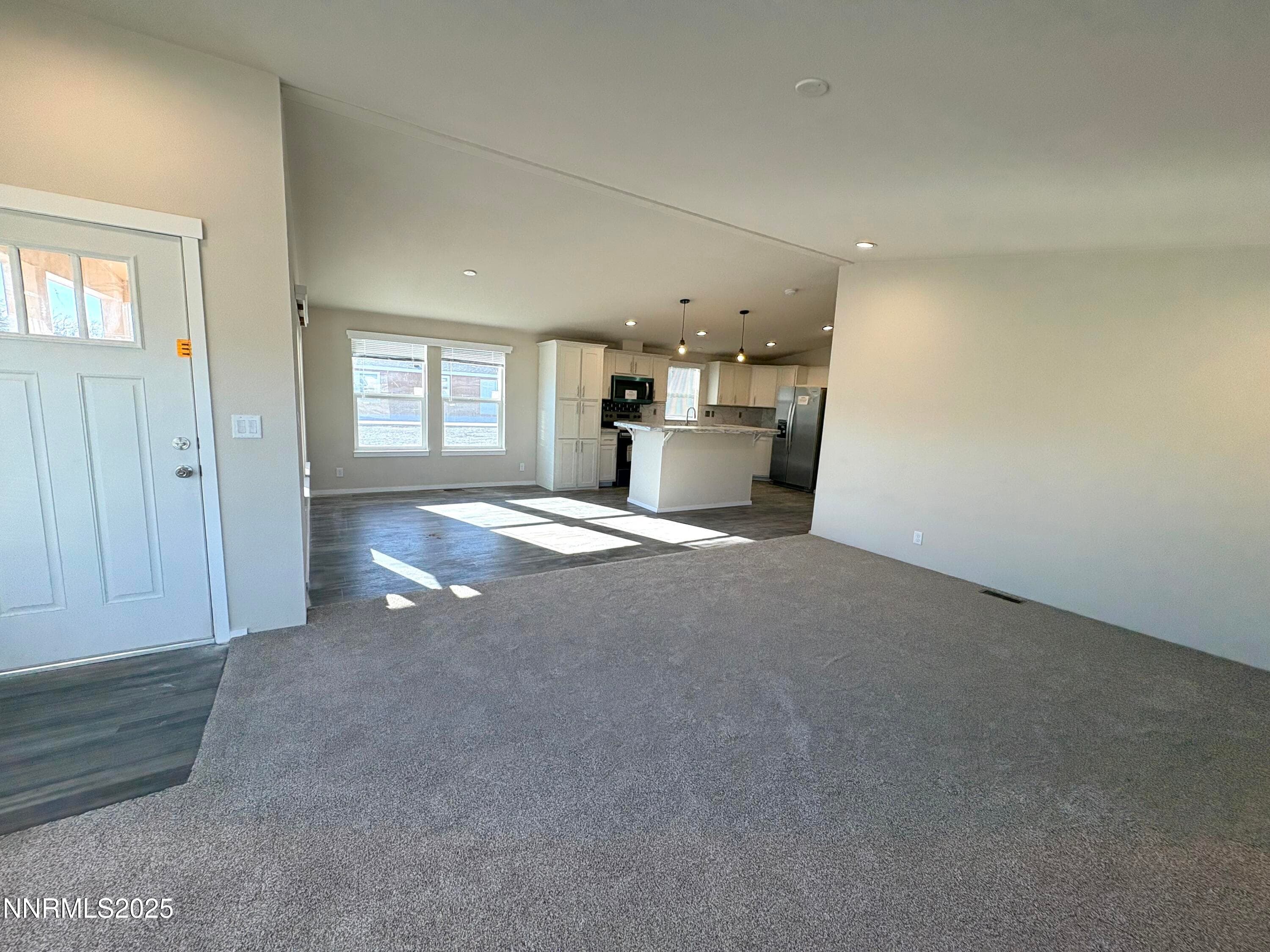 495 Camellia Way — photo 2