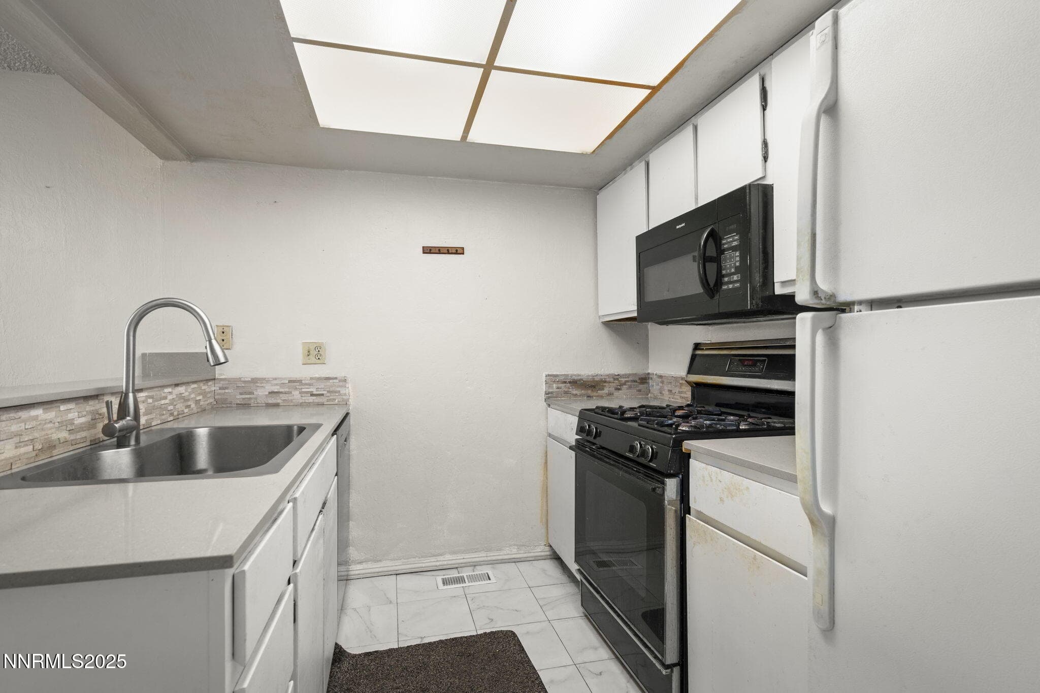 2371 Roundhouse Rd — photo 2
