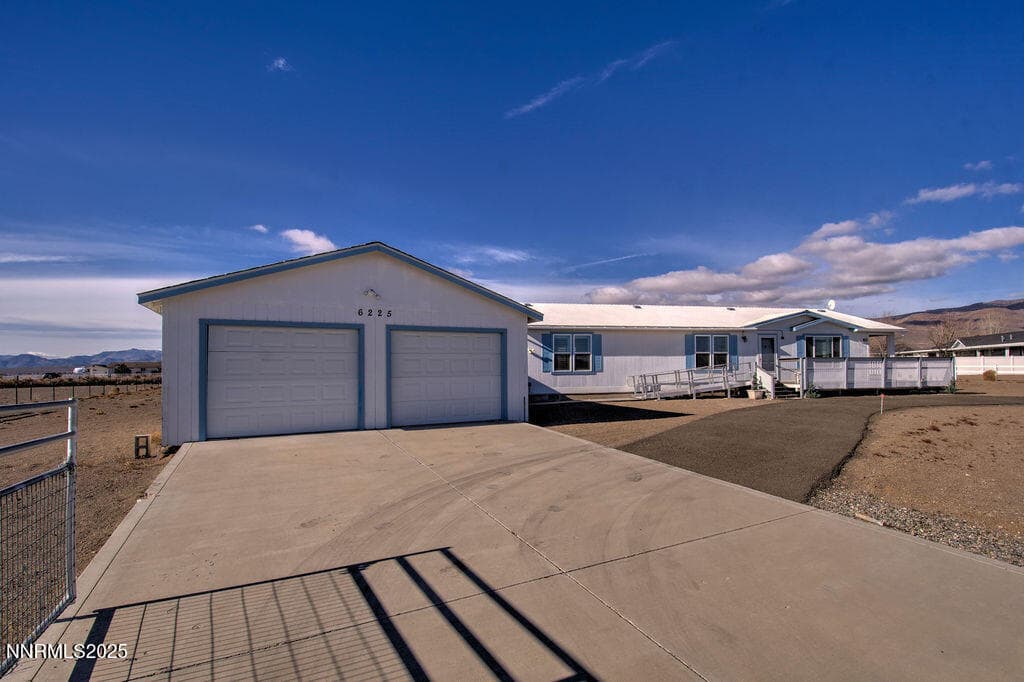 6225 ANDERSEN LN - Photo 4