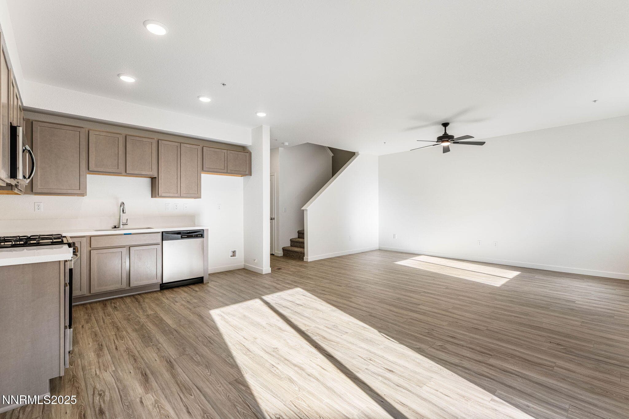 345 HALITE DR - Photo 5