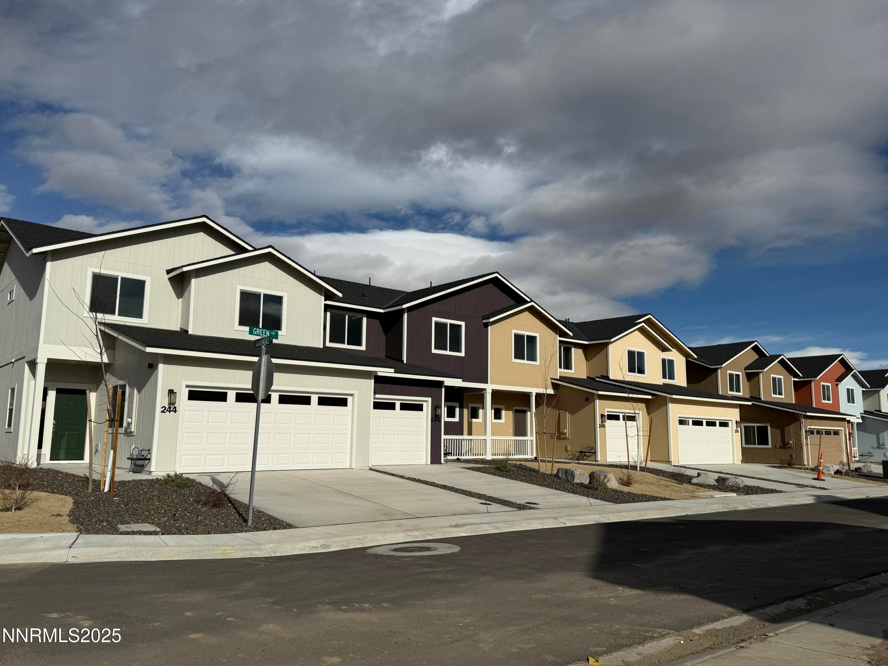 244 GREEN LN - Photo 5