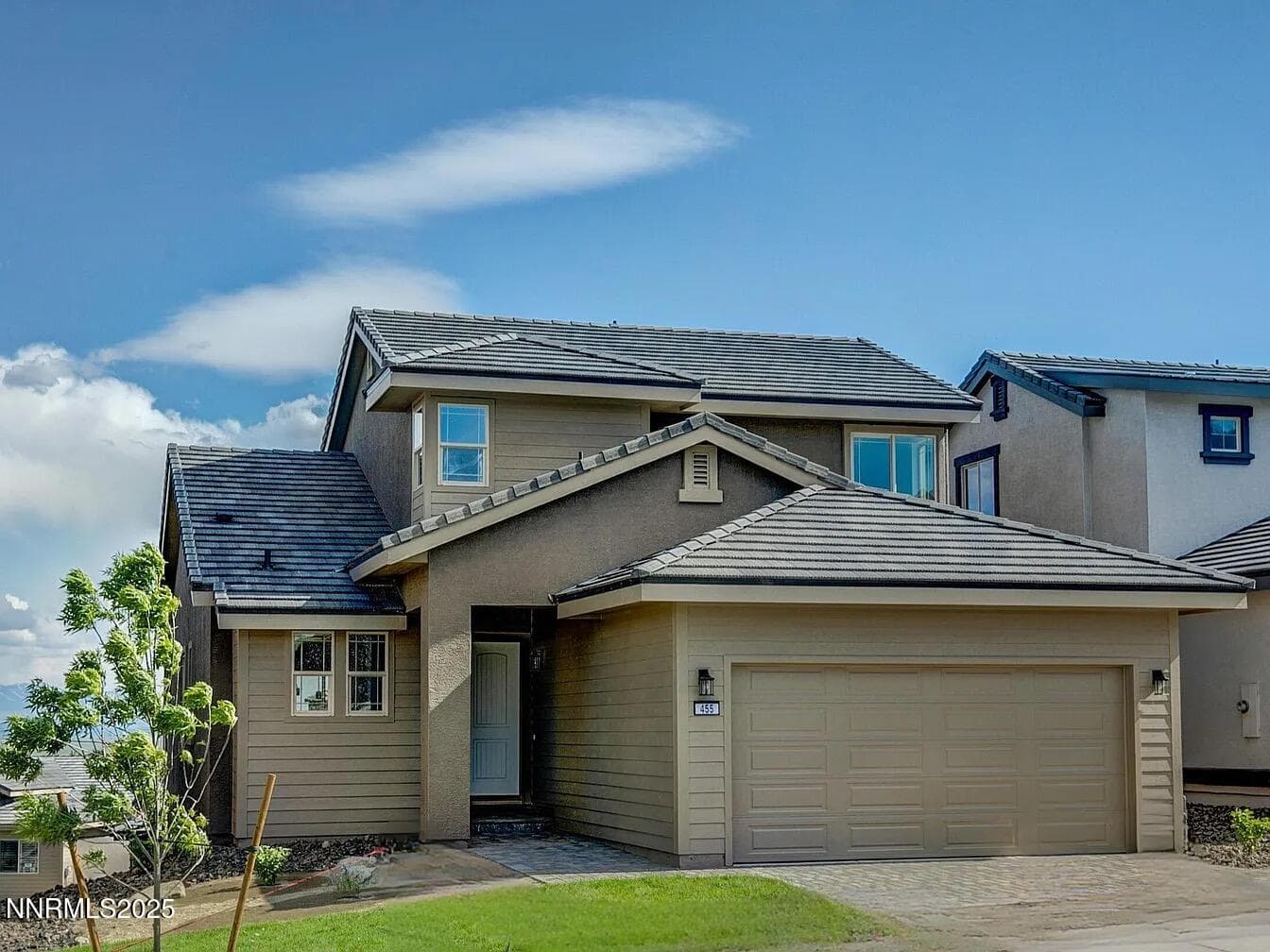 455 AXELSON WAY - Photo 1