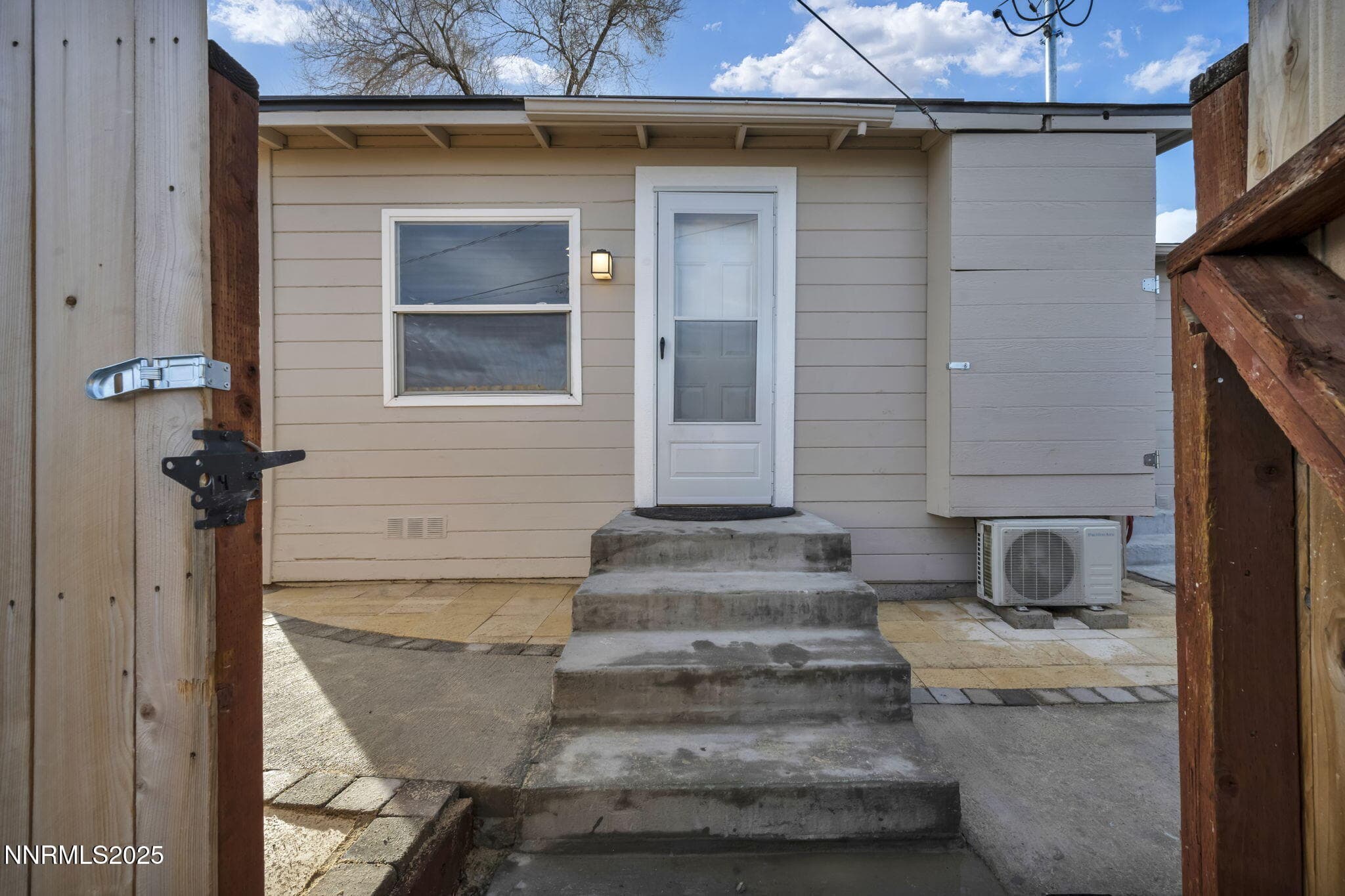 459 FIELD ST - Photo 3