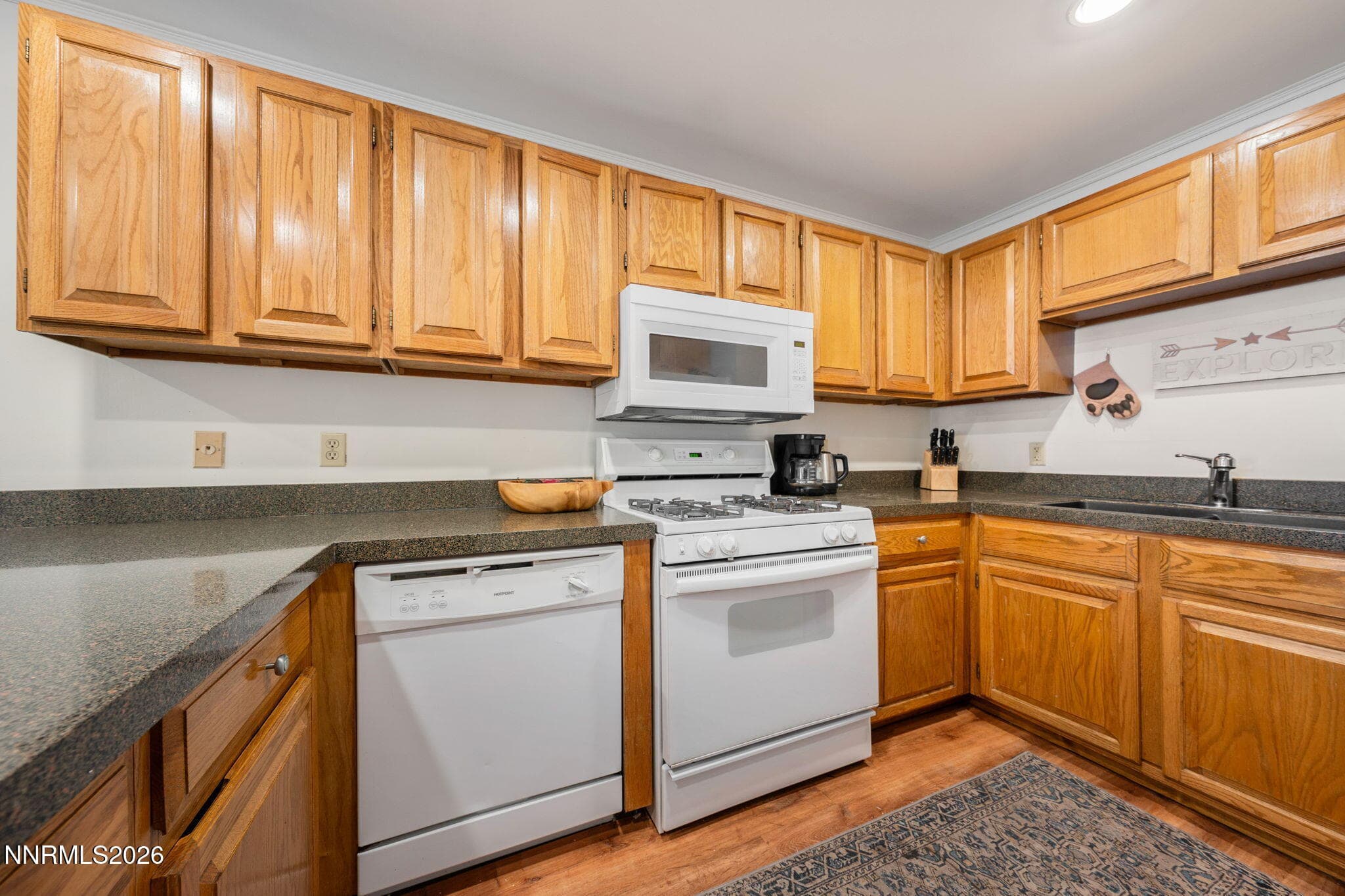699 HOGAN CT - Photo 4
