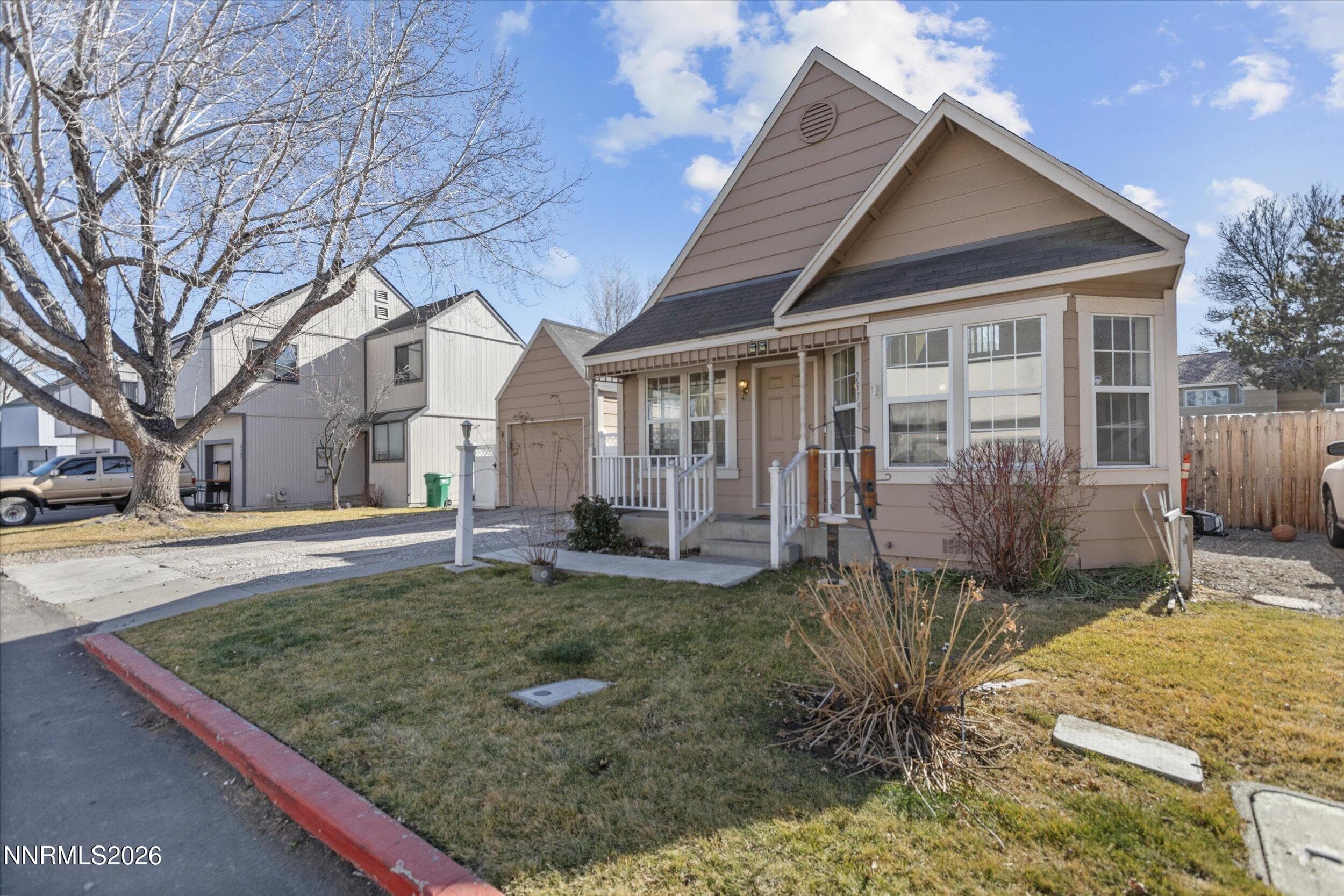 2575 GARFIELD DR - Photo 2