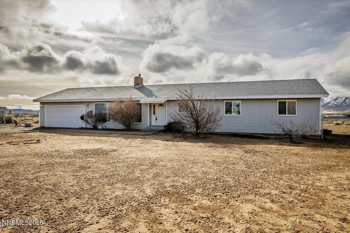 10160 MANASSAS DR - Photo 1