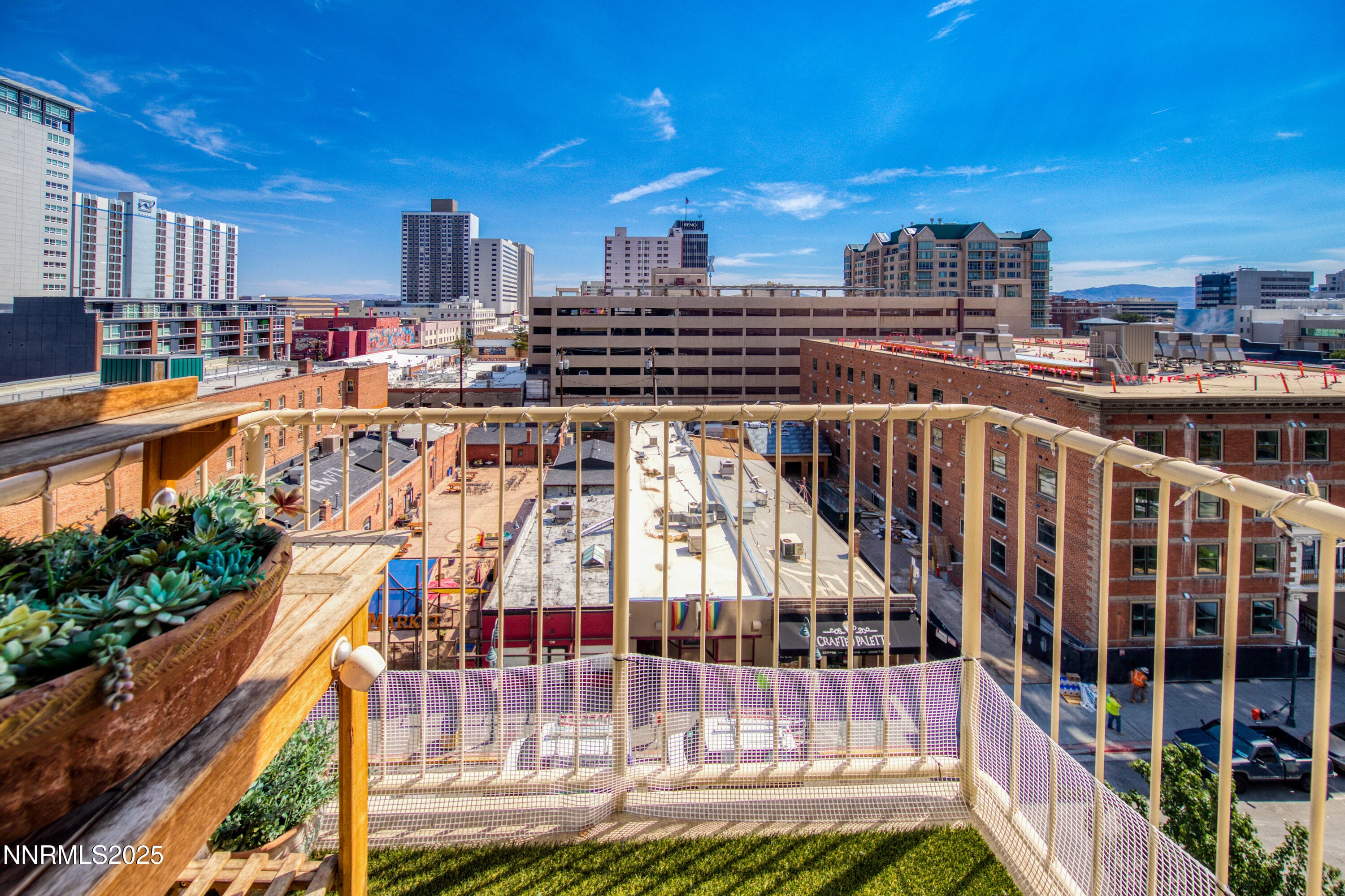200 W 2nd St 501 — photo 1