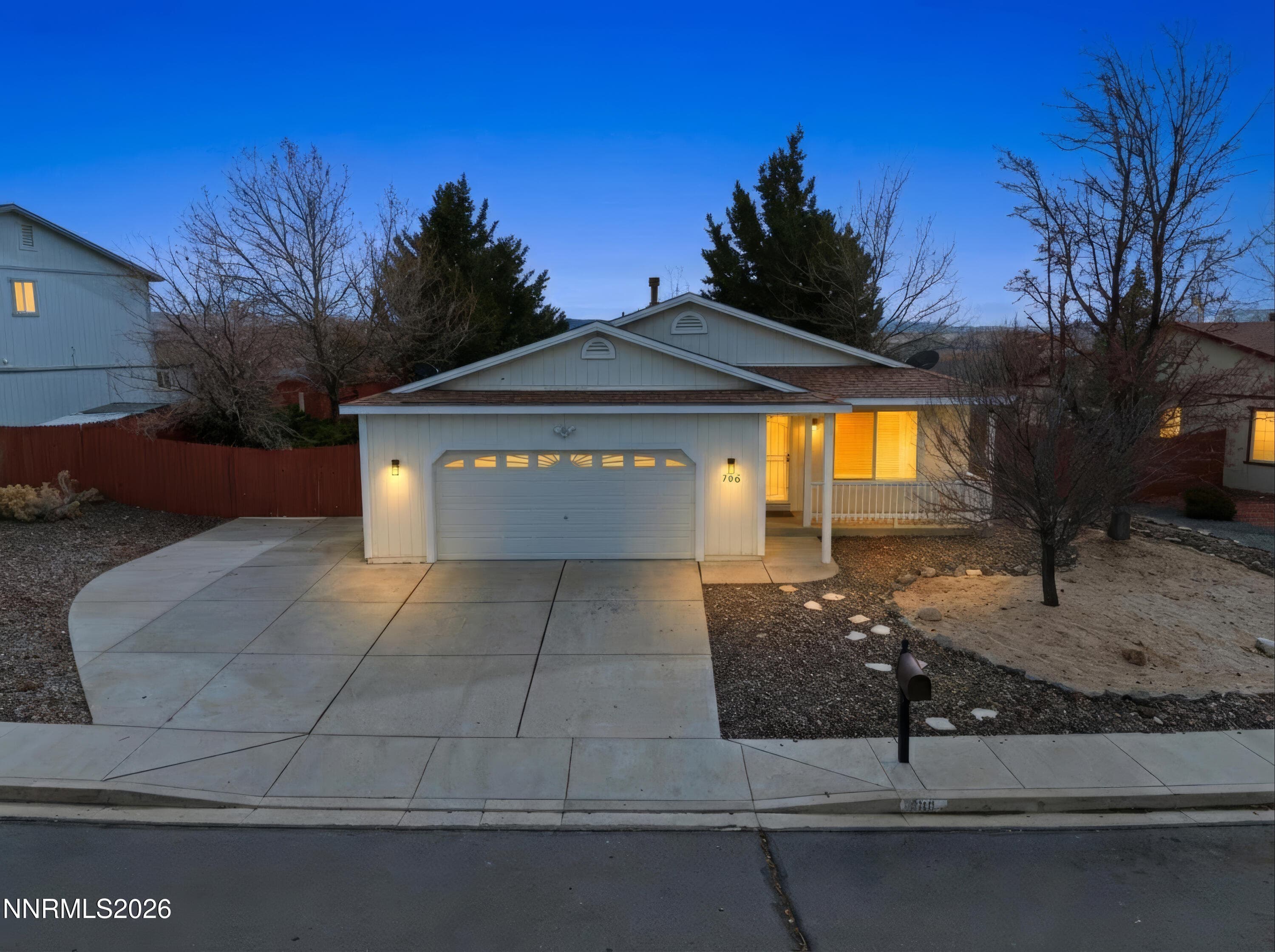 706 STRAUSS CT - Photo 2