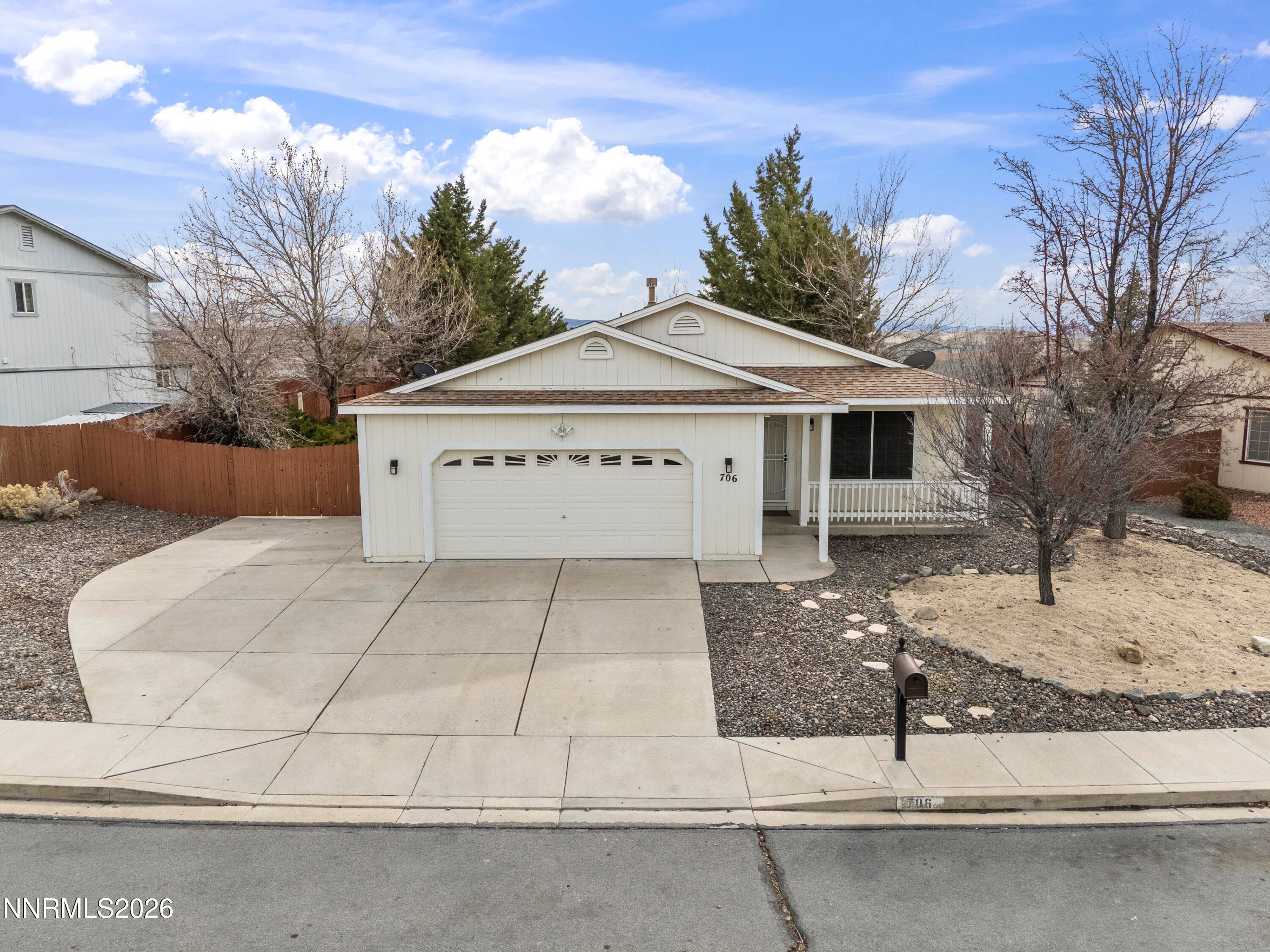 706 STRAUSS CT - Photo 4