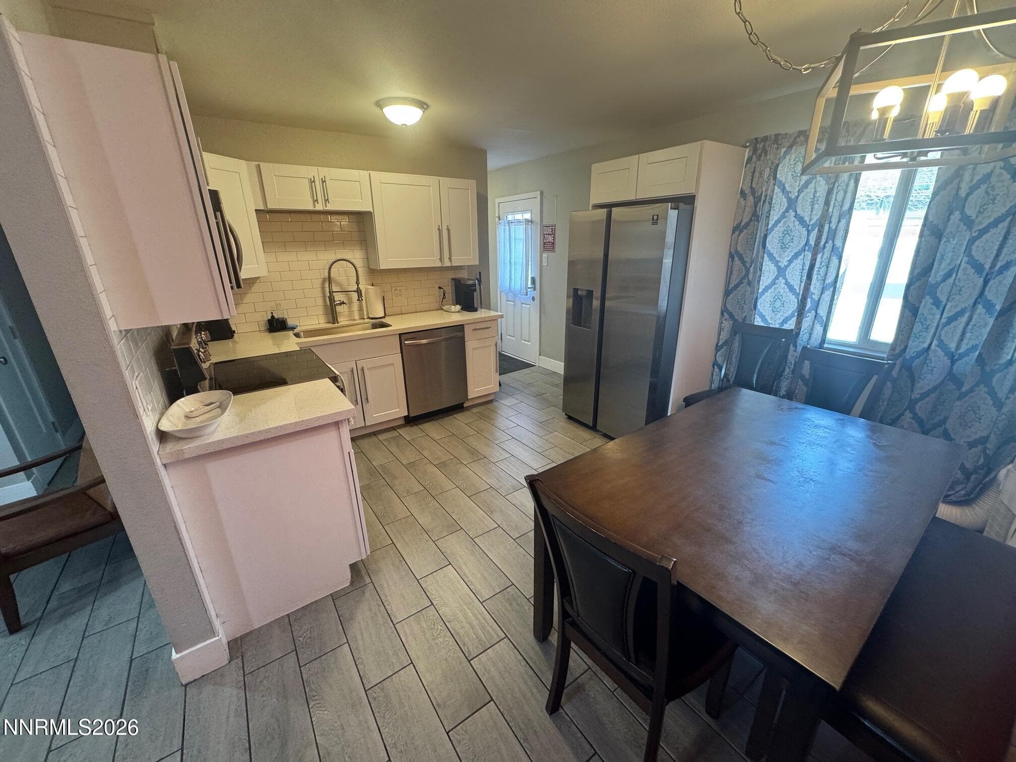3085 KINGS ROW - See more photos