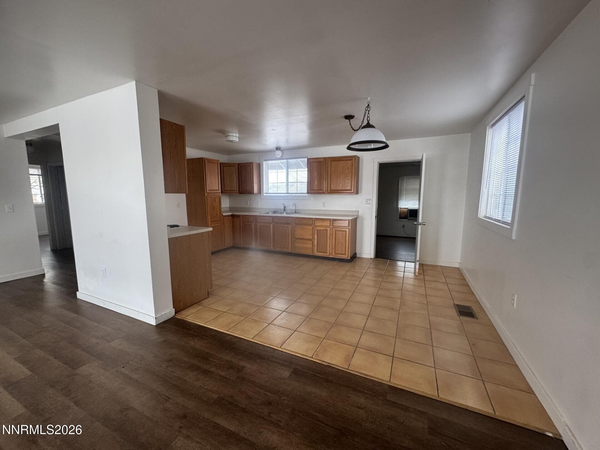 7533 SANDHILL RD - Photo 5