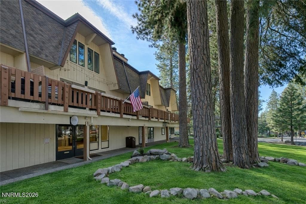 120 Country Club Dr Unit 3 — photo 1