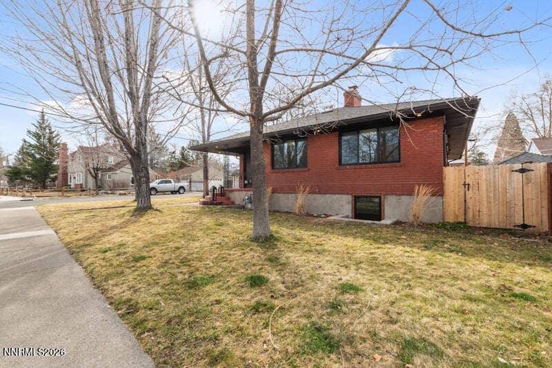 1295 MARK TWAIN AVE - Photo 4